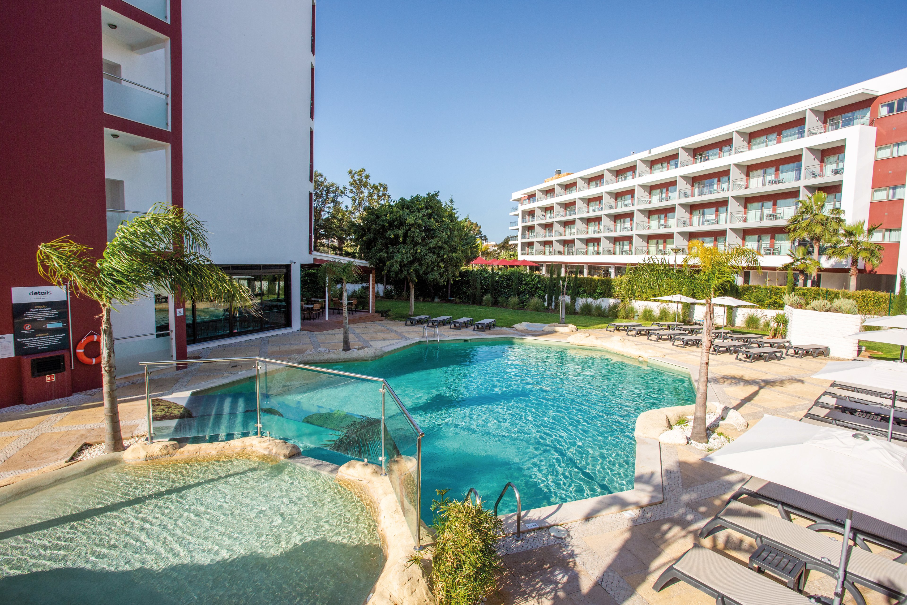 Topazio Vibe Beach Hotel & Apartments