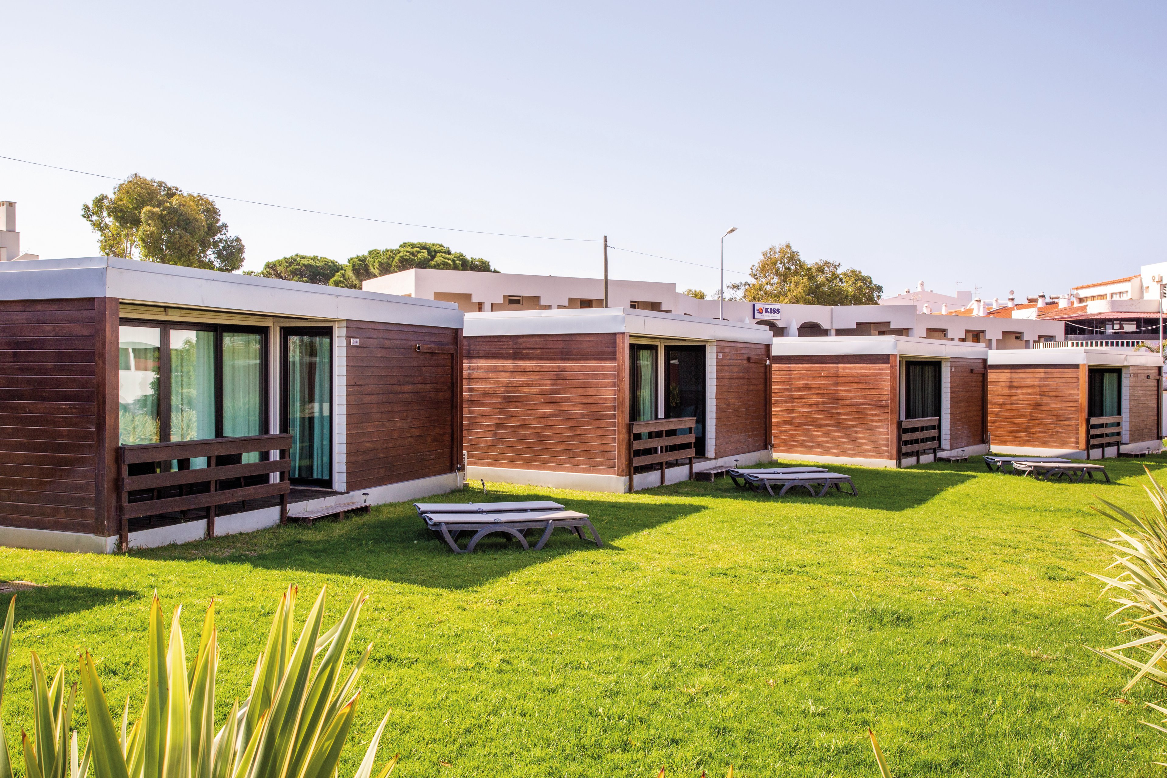 Topazio Vibe Beach Hotel & Apartments