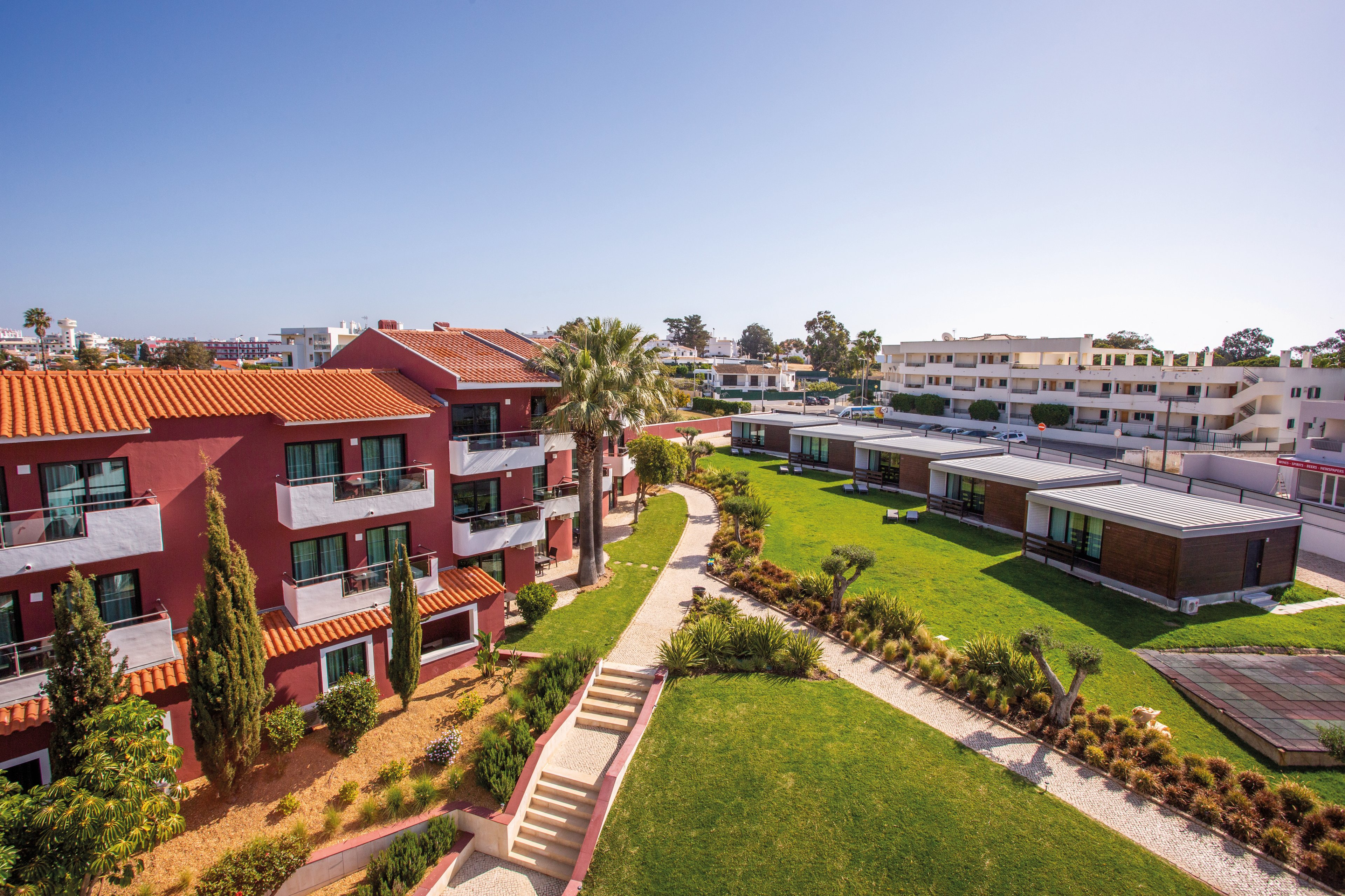 Topazio Vibe Beach Hotel & Apartments