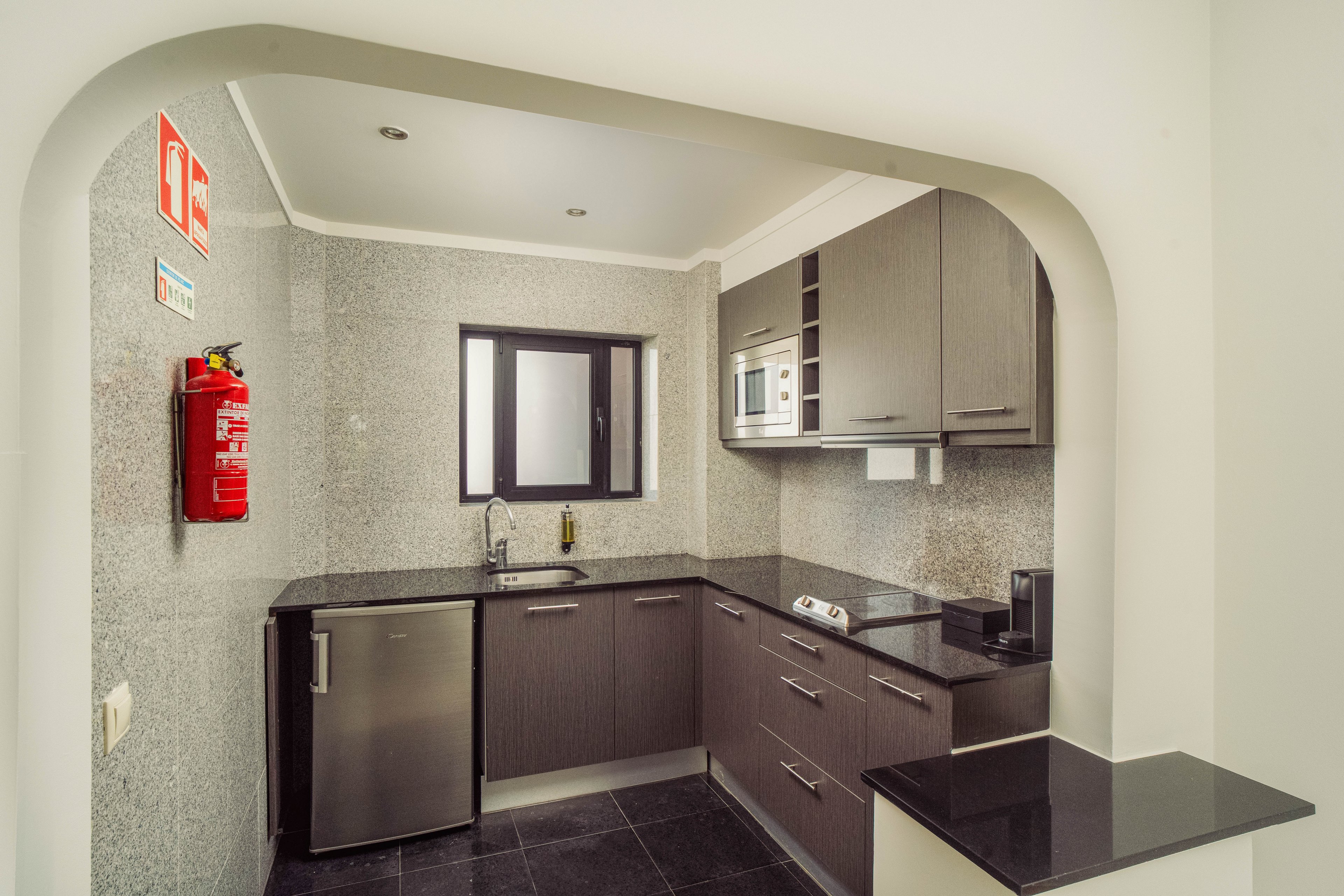 Topazio Vibe Beach Hotel & Apartments