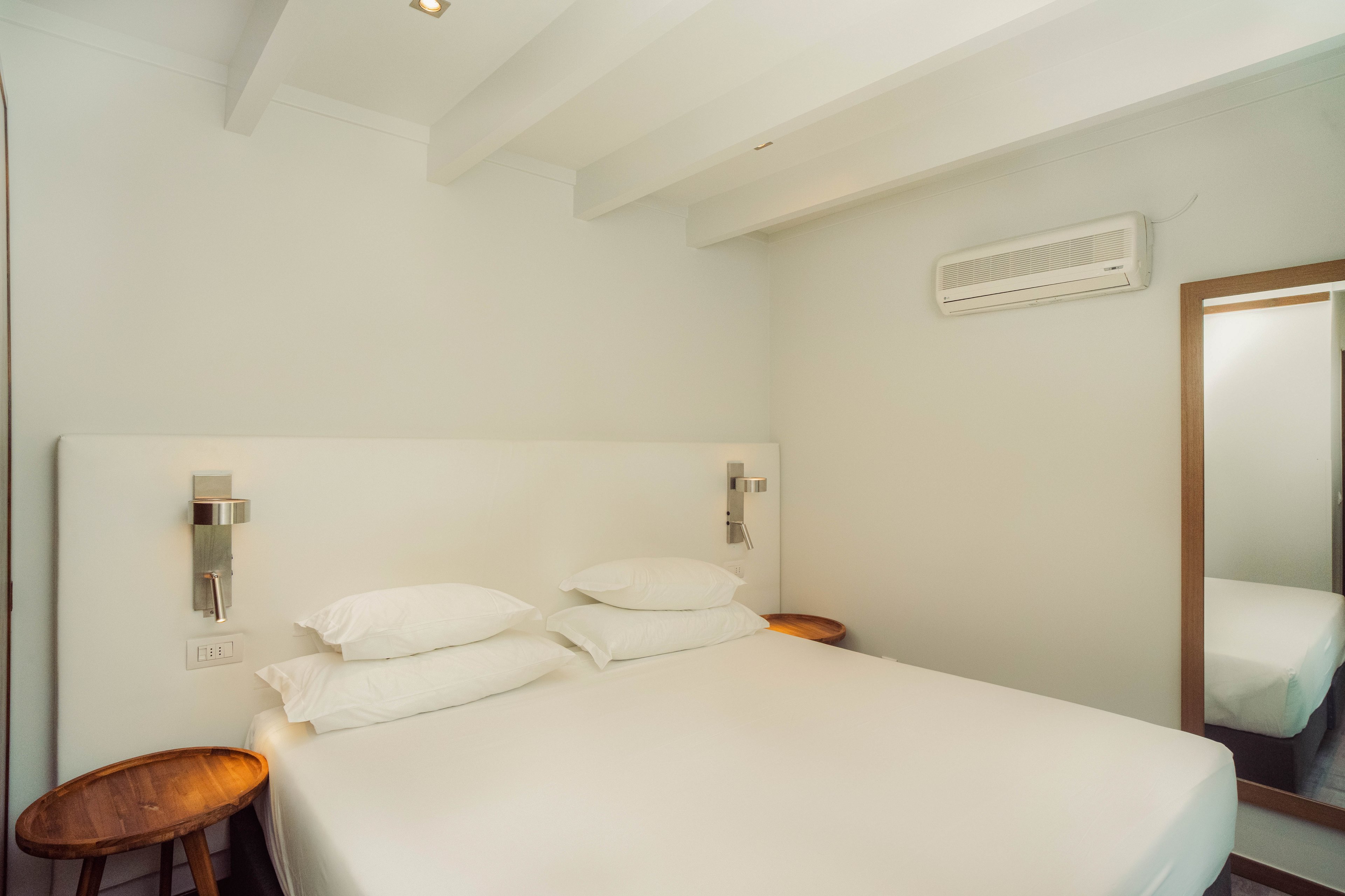 Topazio Vibe Beach Hotel & Apartments