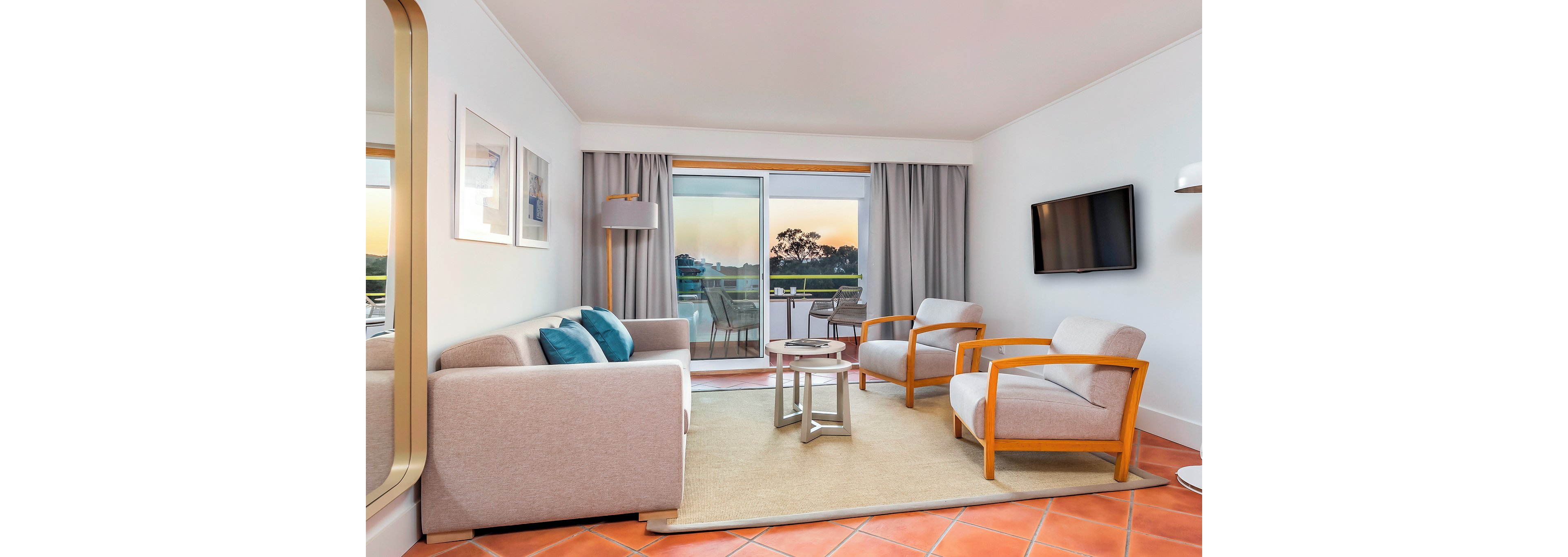 The Patio Suite Hotel with 2 Rounds of Golf Included