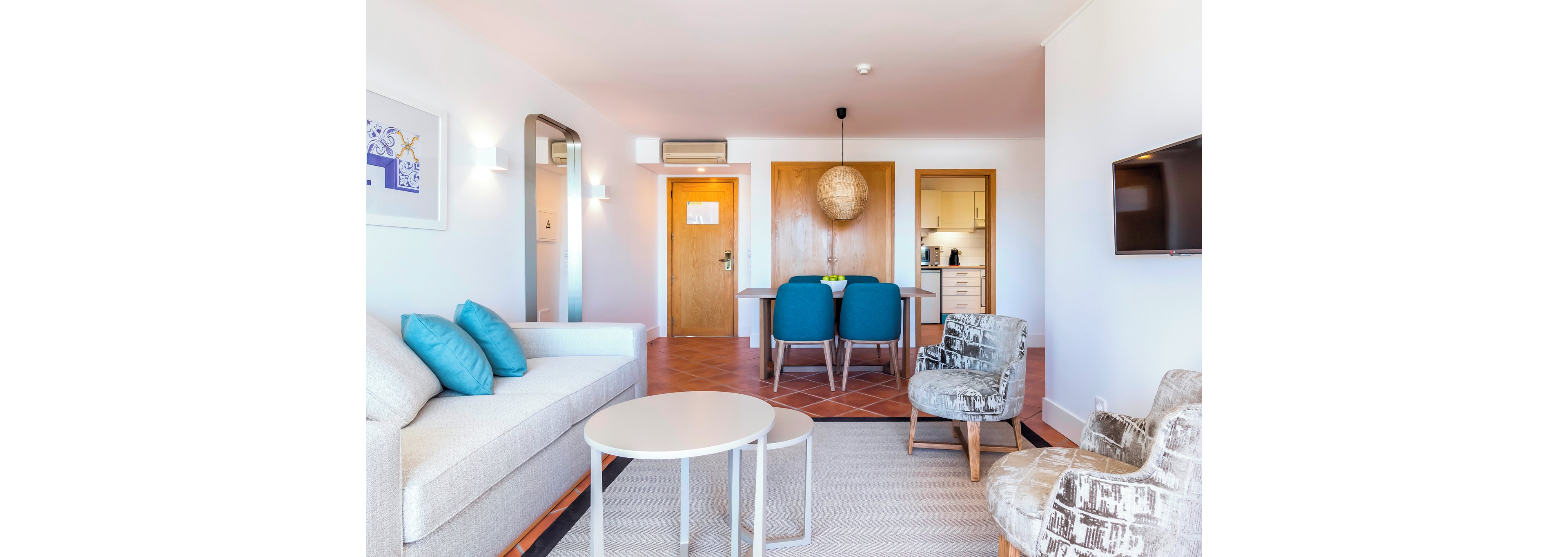 The Patio Suite Hotel with 5 Rounds of Golf Included