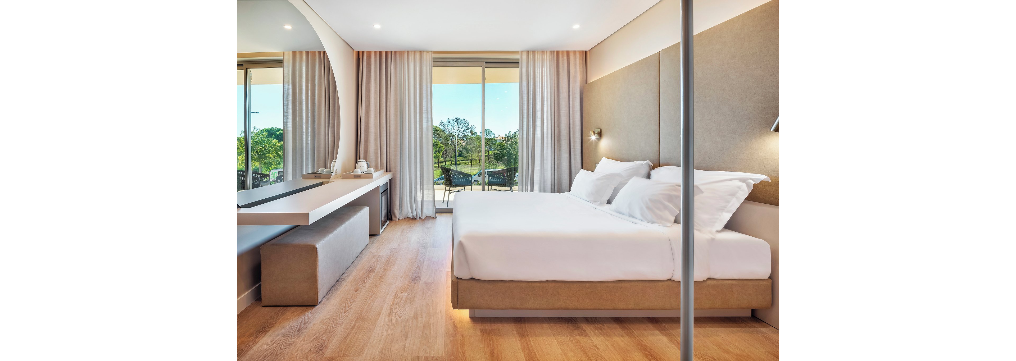 Castelo Suites Hotel