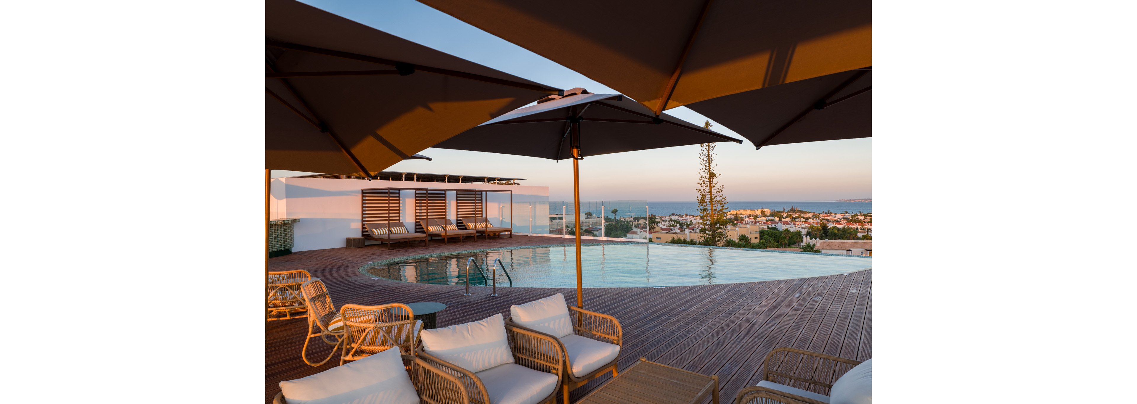 Castelo Suites Hotel