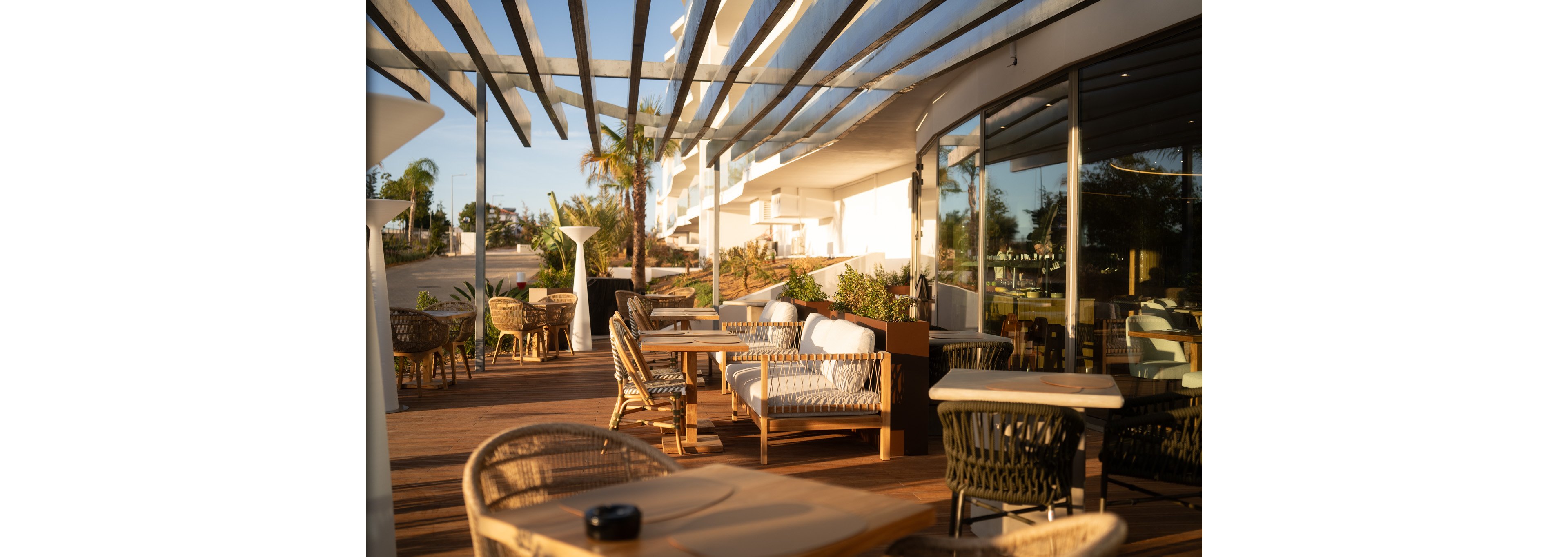 Castelo Suites Hotel