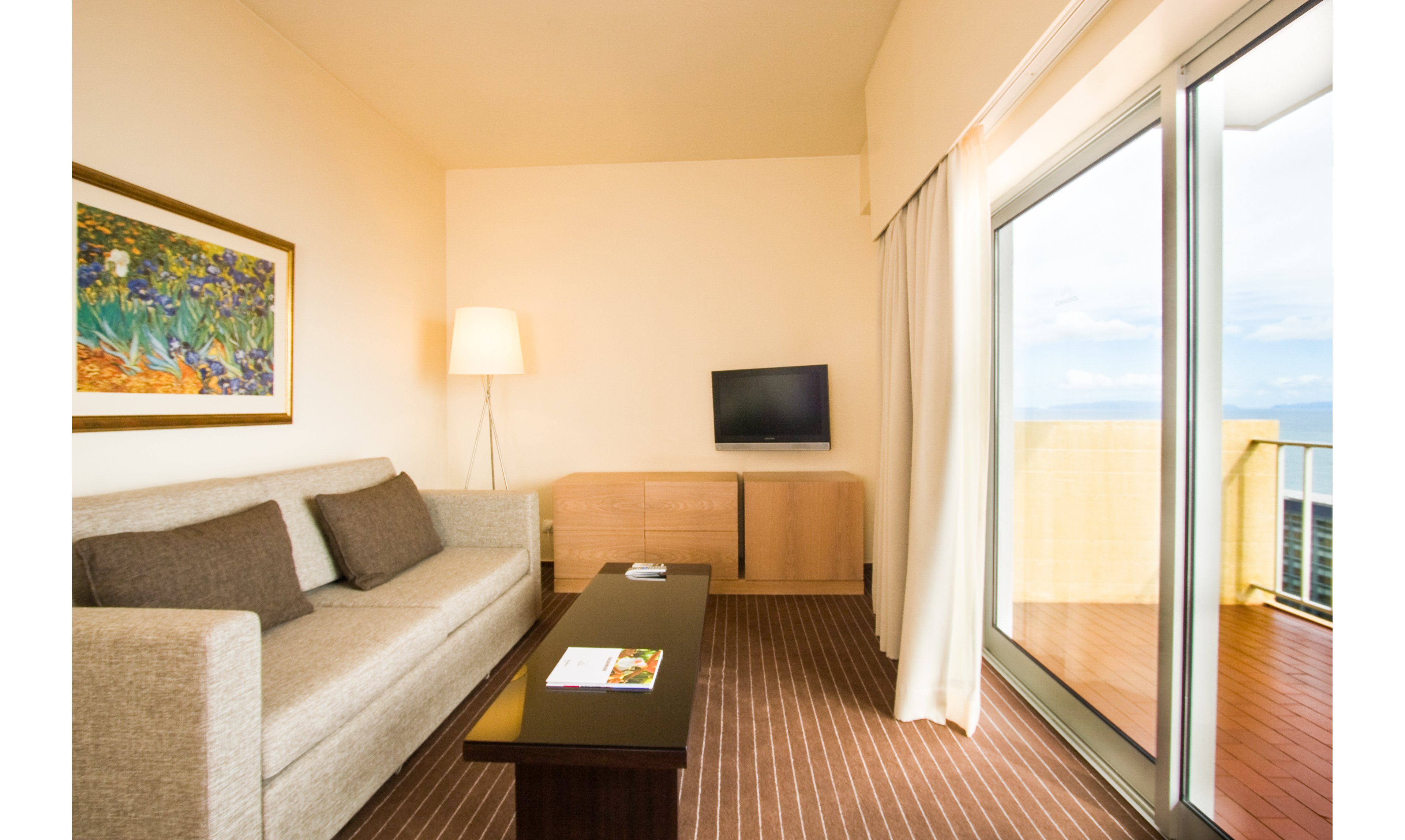 Girassol Suite Hotel