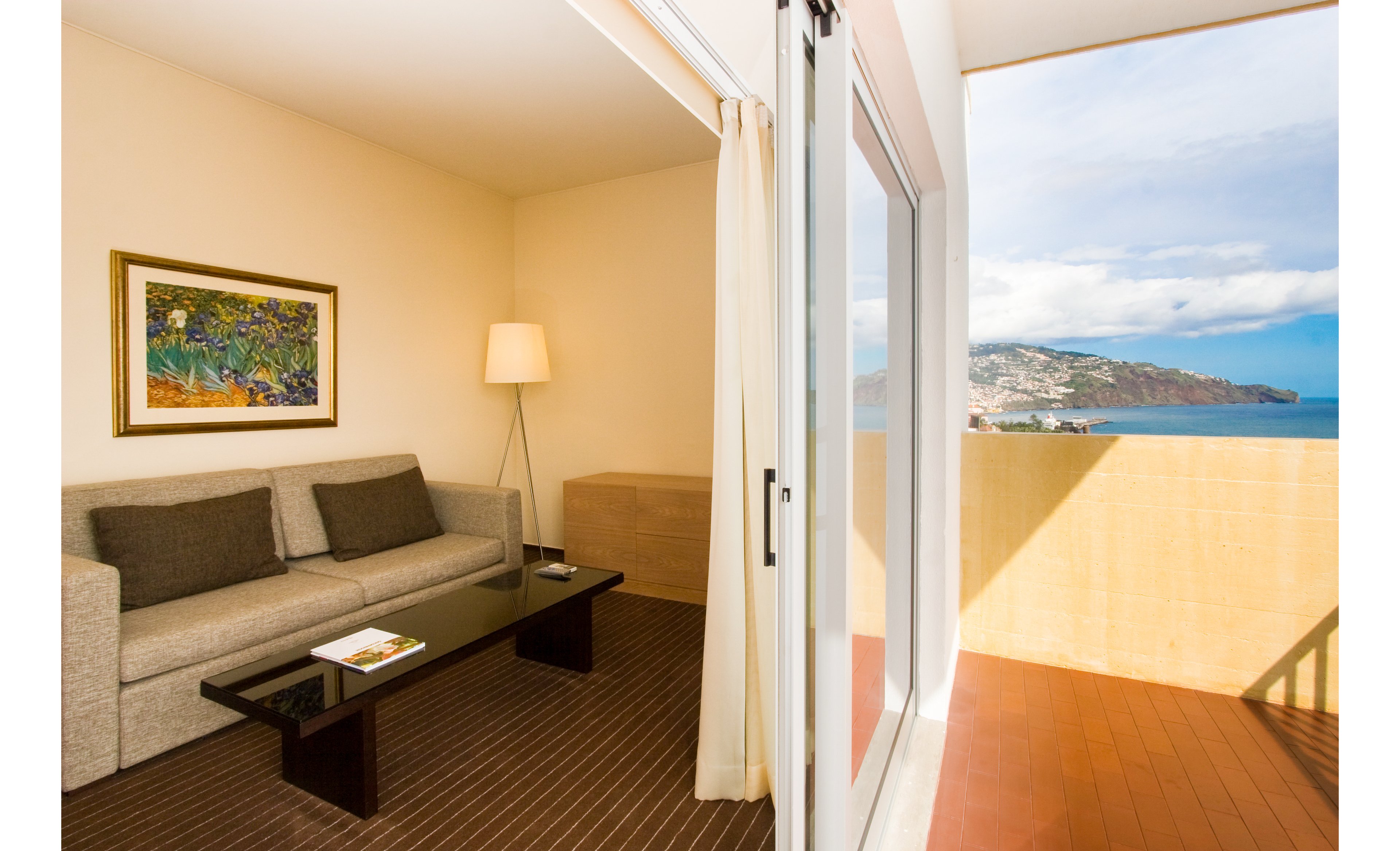 Girassol Suite Hotel