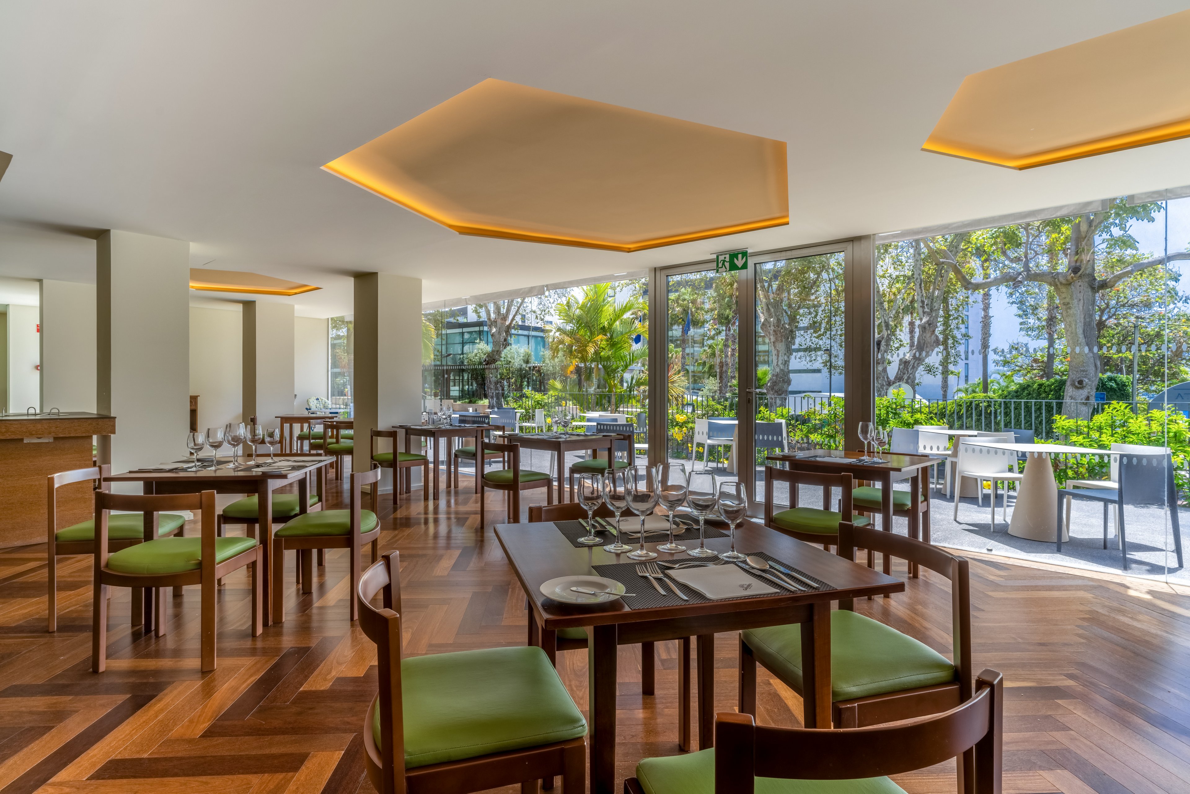 Girassol Suite Hotel