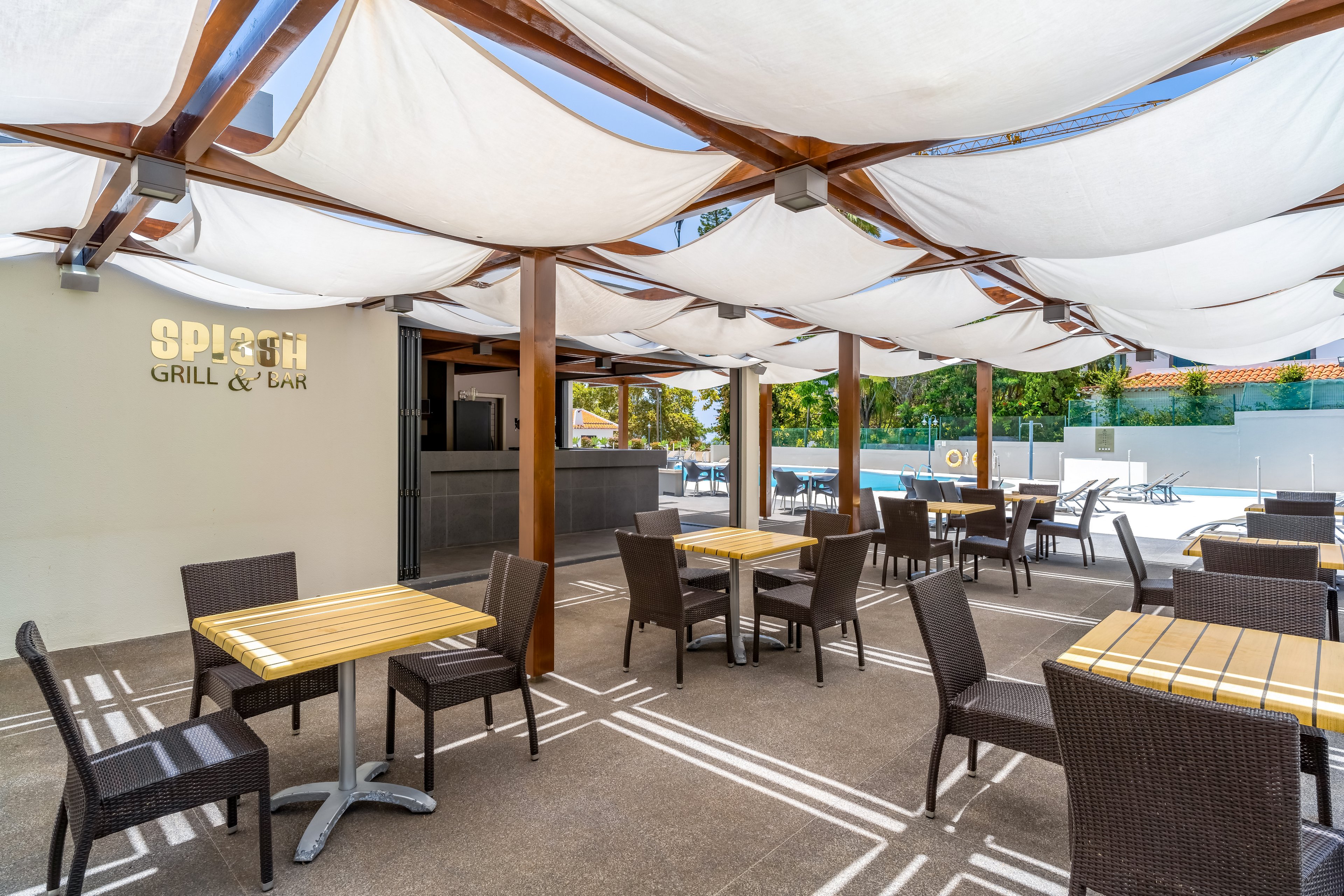 Girassol Suite Hotel