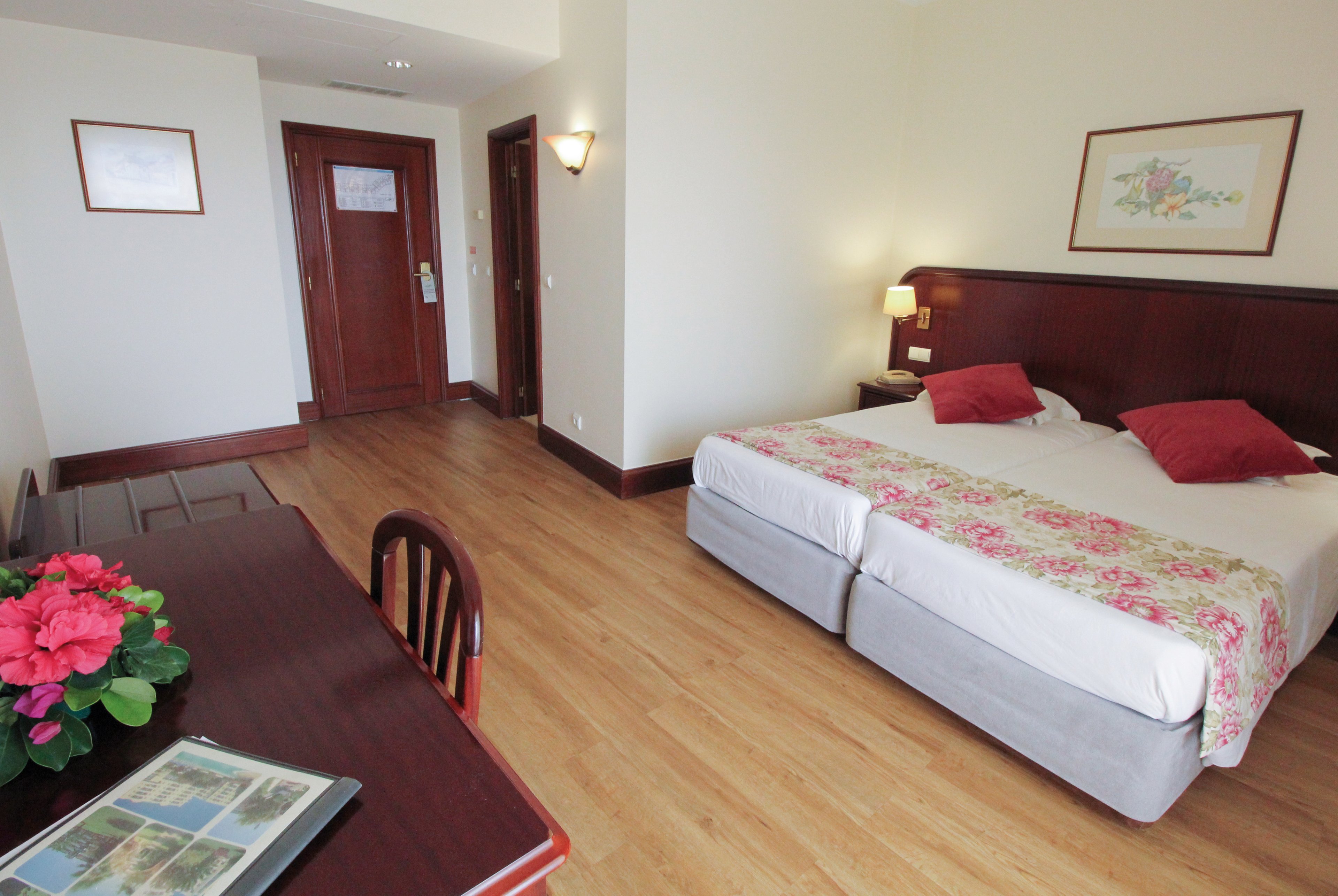 Jardins d'Ajuda Suite Hotel