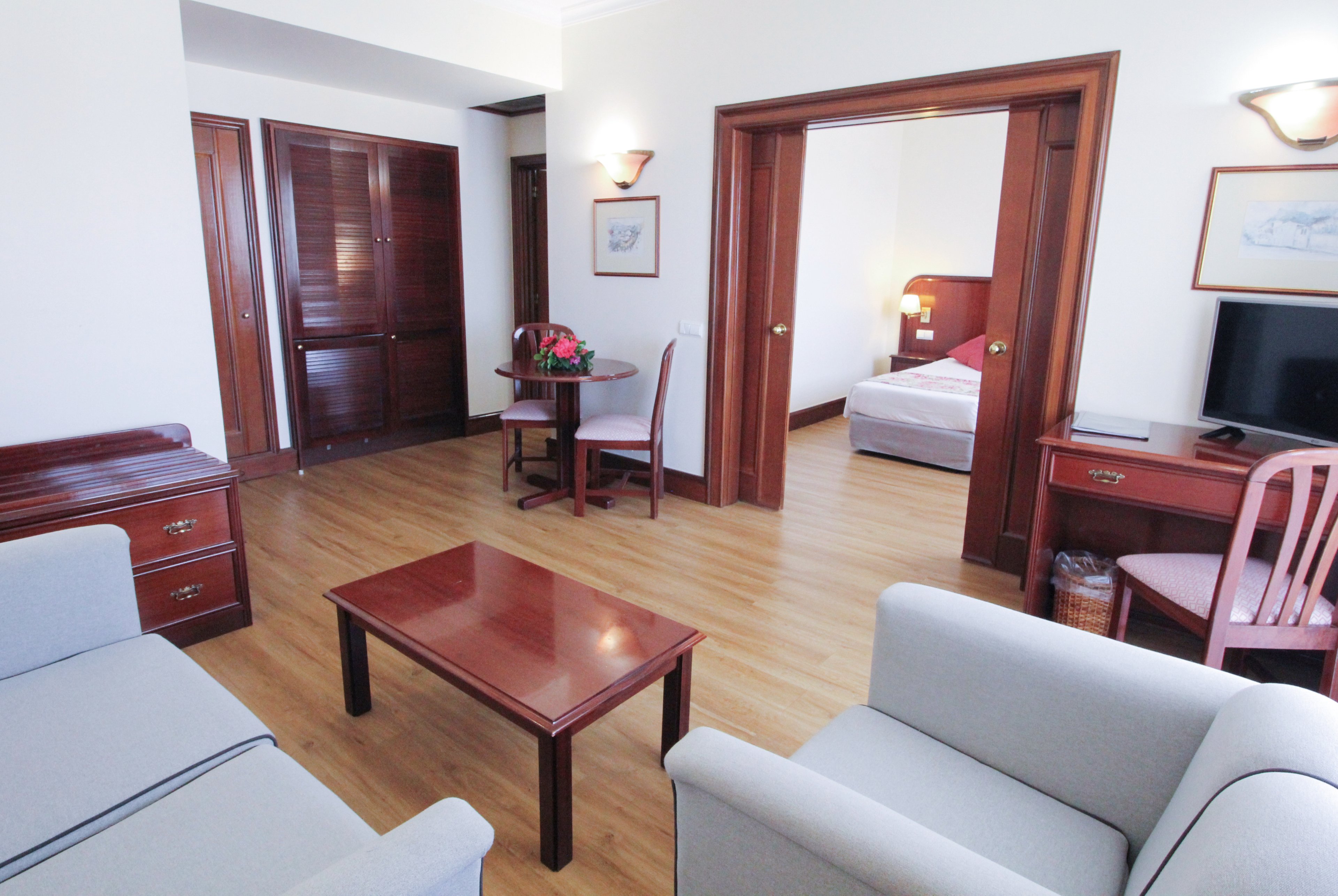 Jardins d'Ajuda Suite Hotel