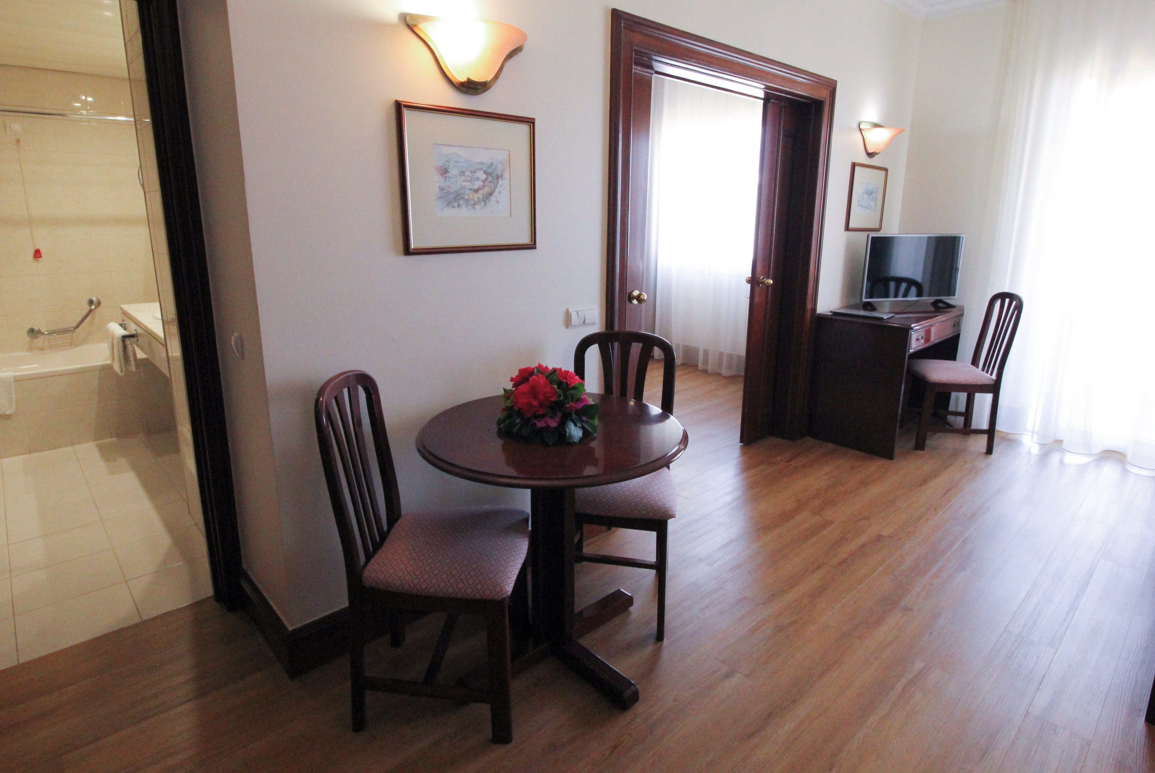 Jardins d'Ajuda Suite Hotel