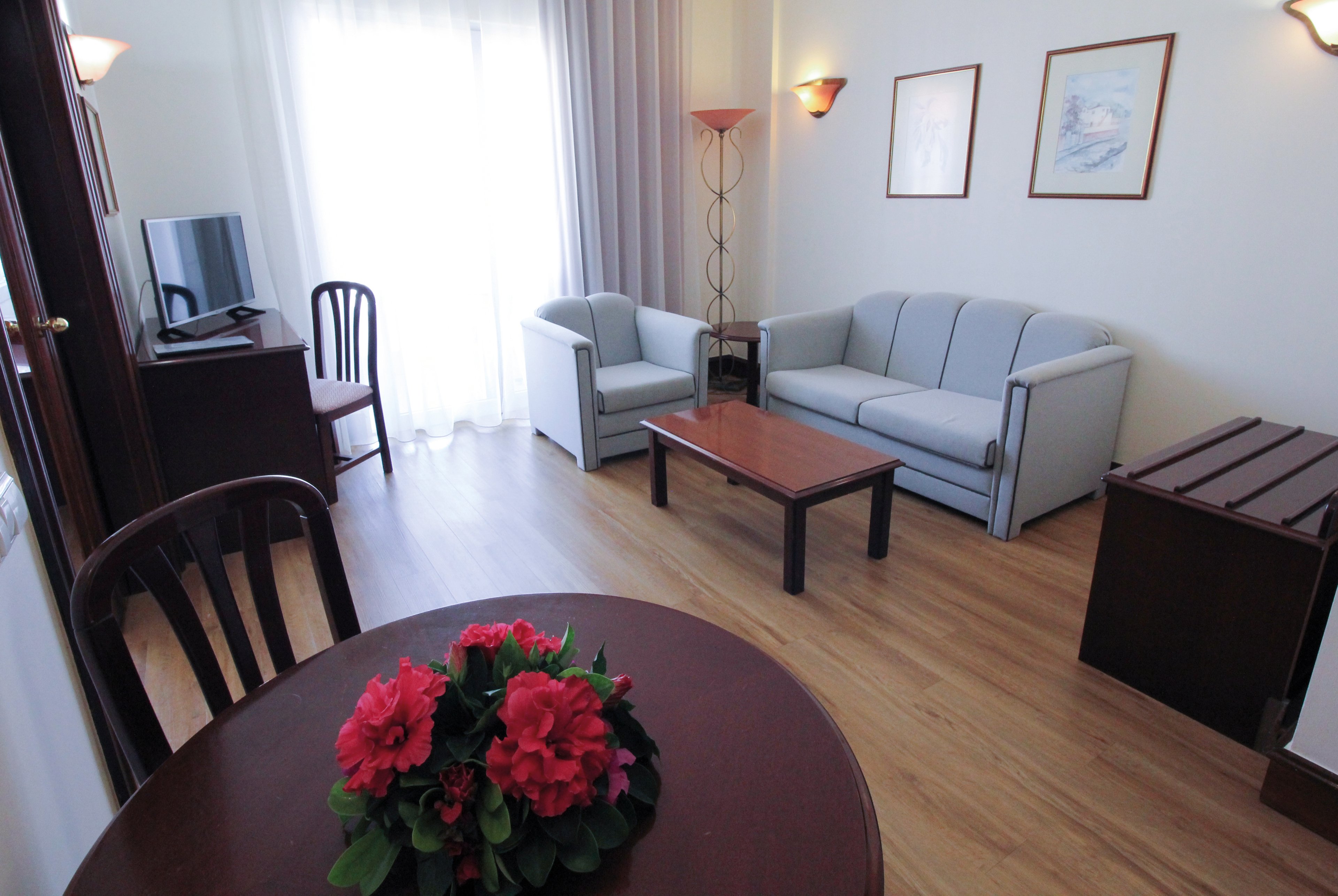 Jardins d'Ajuda Suite Hotel