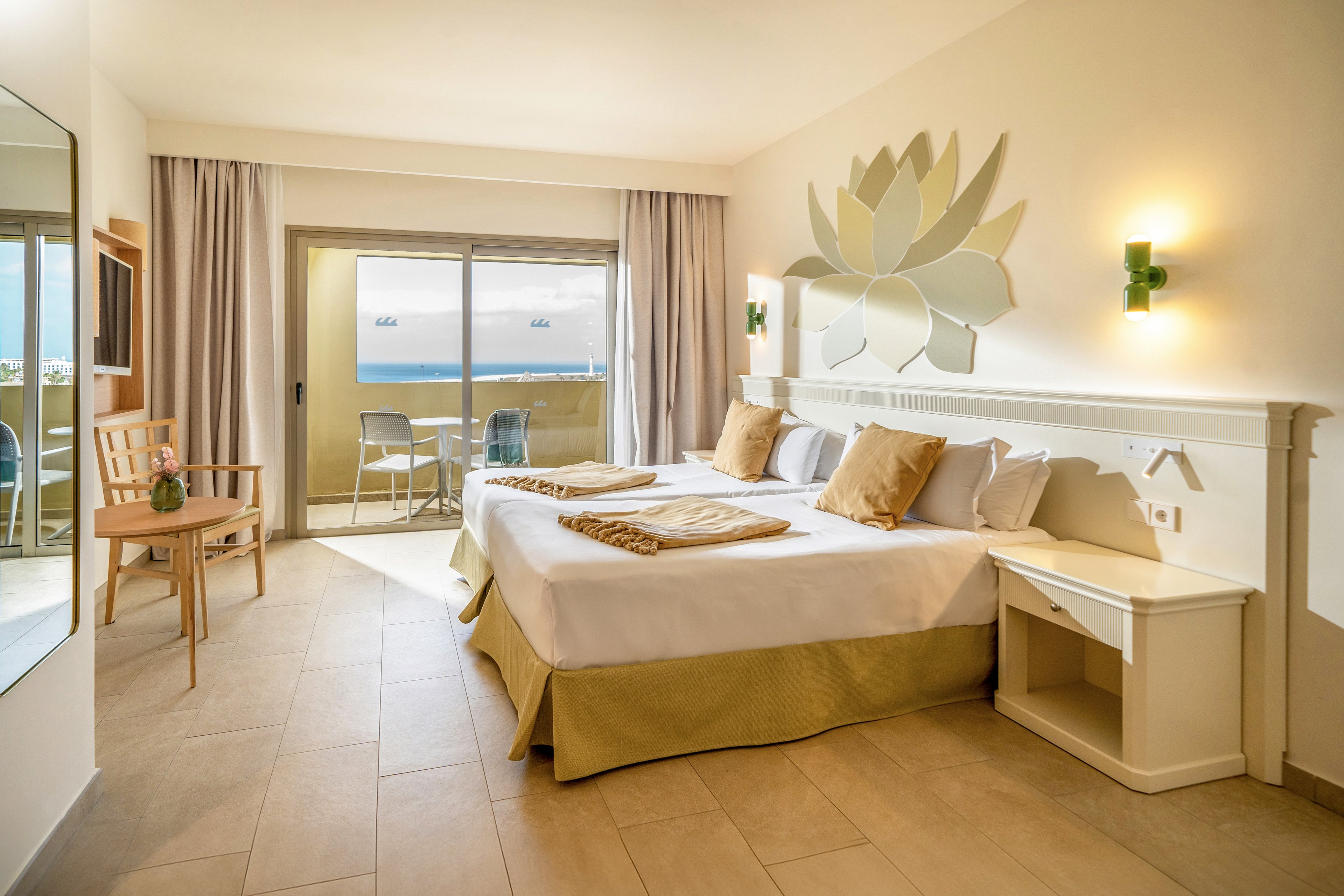 Iberostar Waves Gaviotas Park & Oasis Wildlife