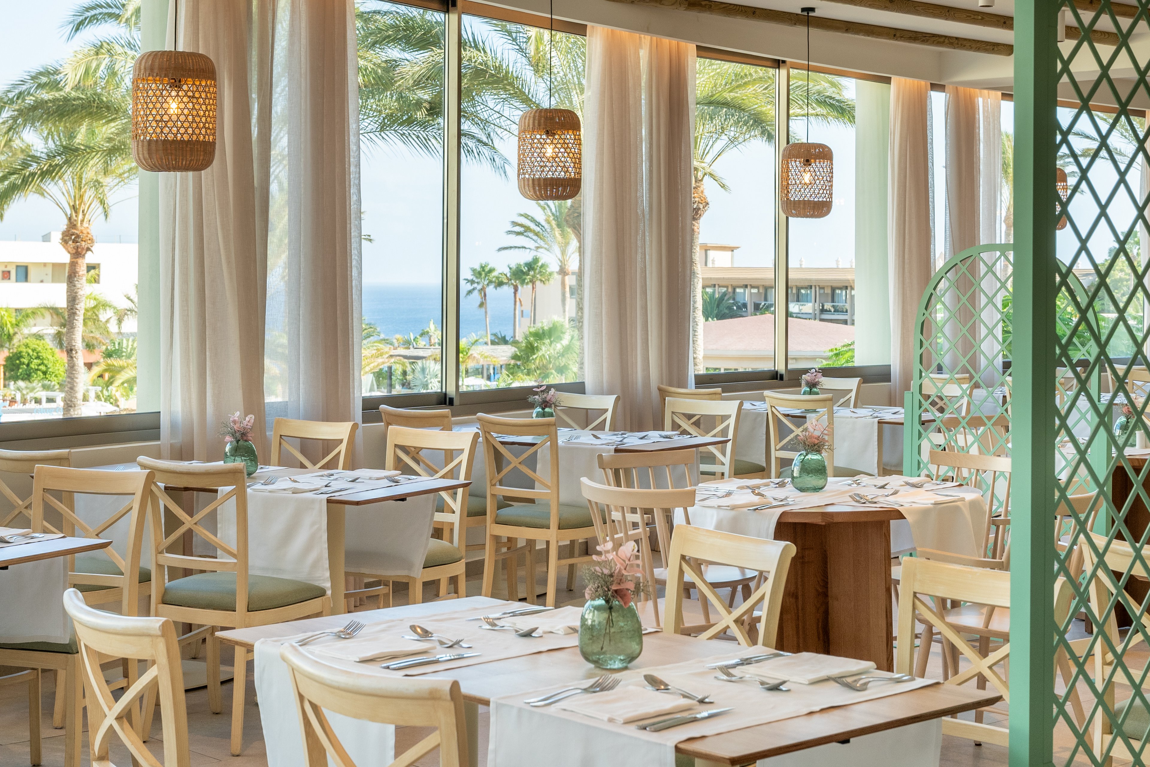 Iberostar Waves Gaviotas Park & Oasis Wildlife