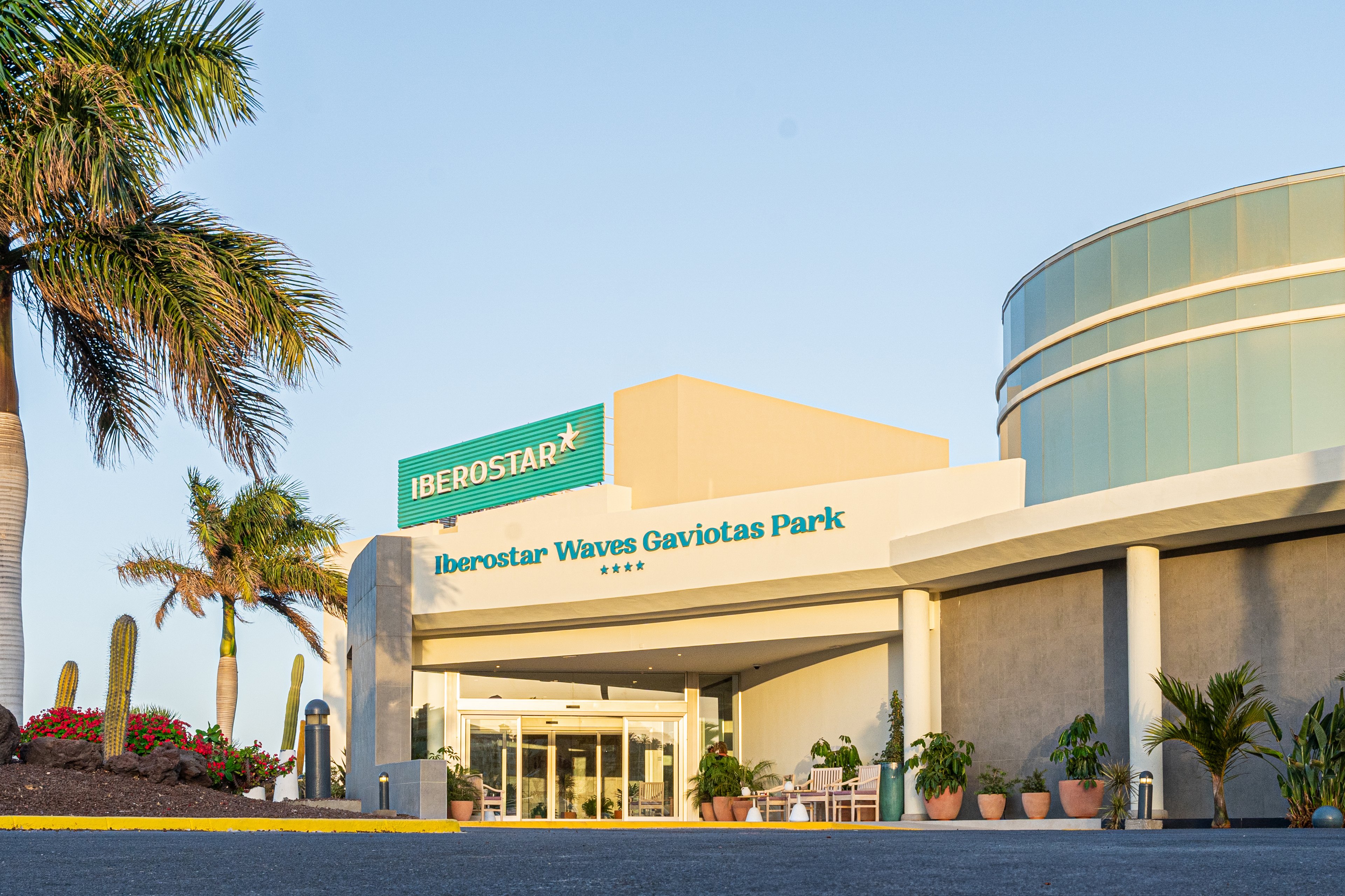 Iberostar Waves Gaviotas Park & Oasis Wildlife