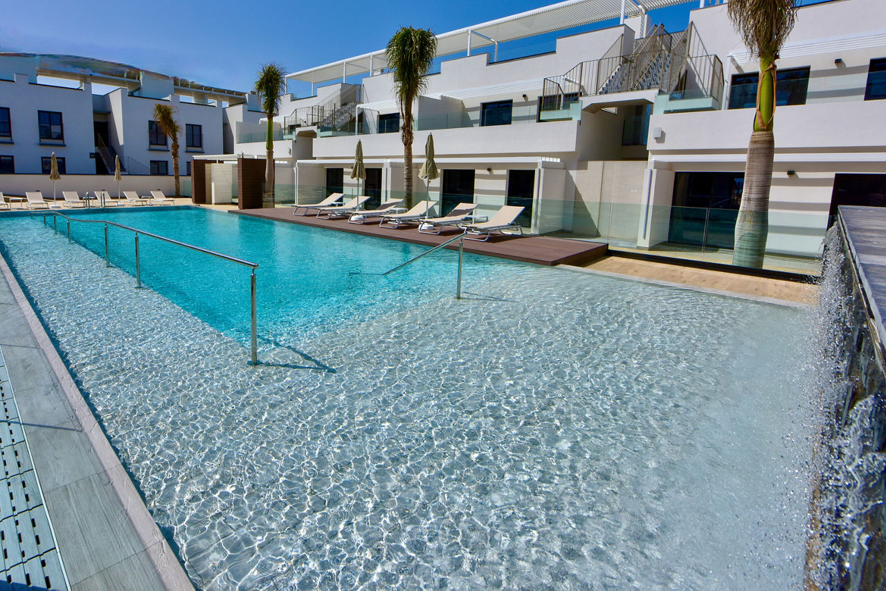 Esmeralda Cotillo Homes by LIVVO