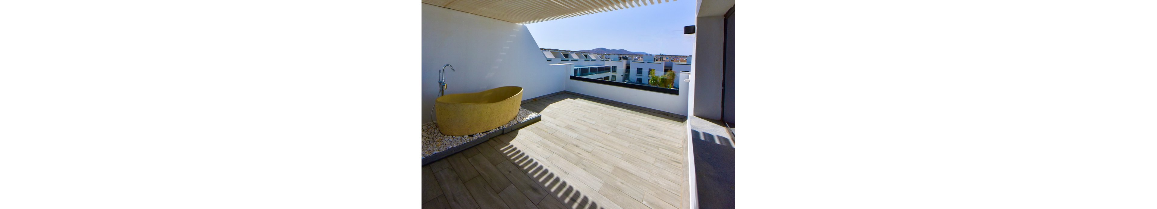 Esmeralda Cotillo Homes by LIVVO