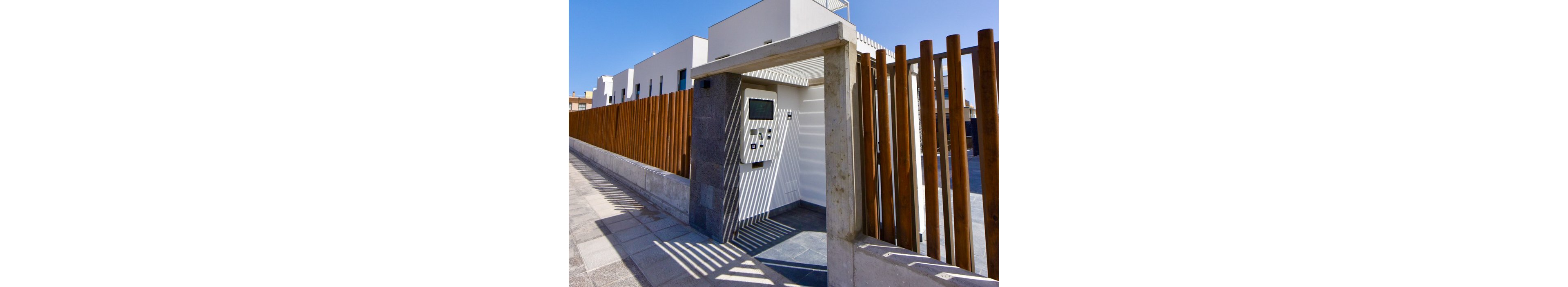 Esmeralda Cotillo Homes by LIVVO