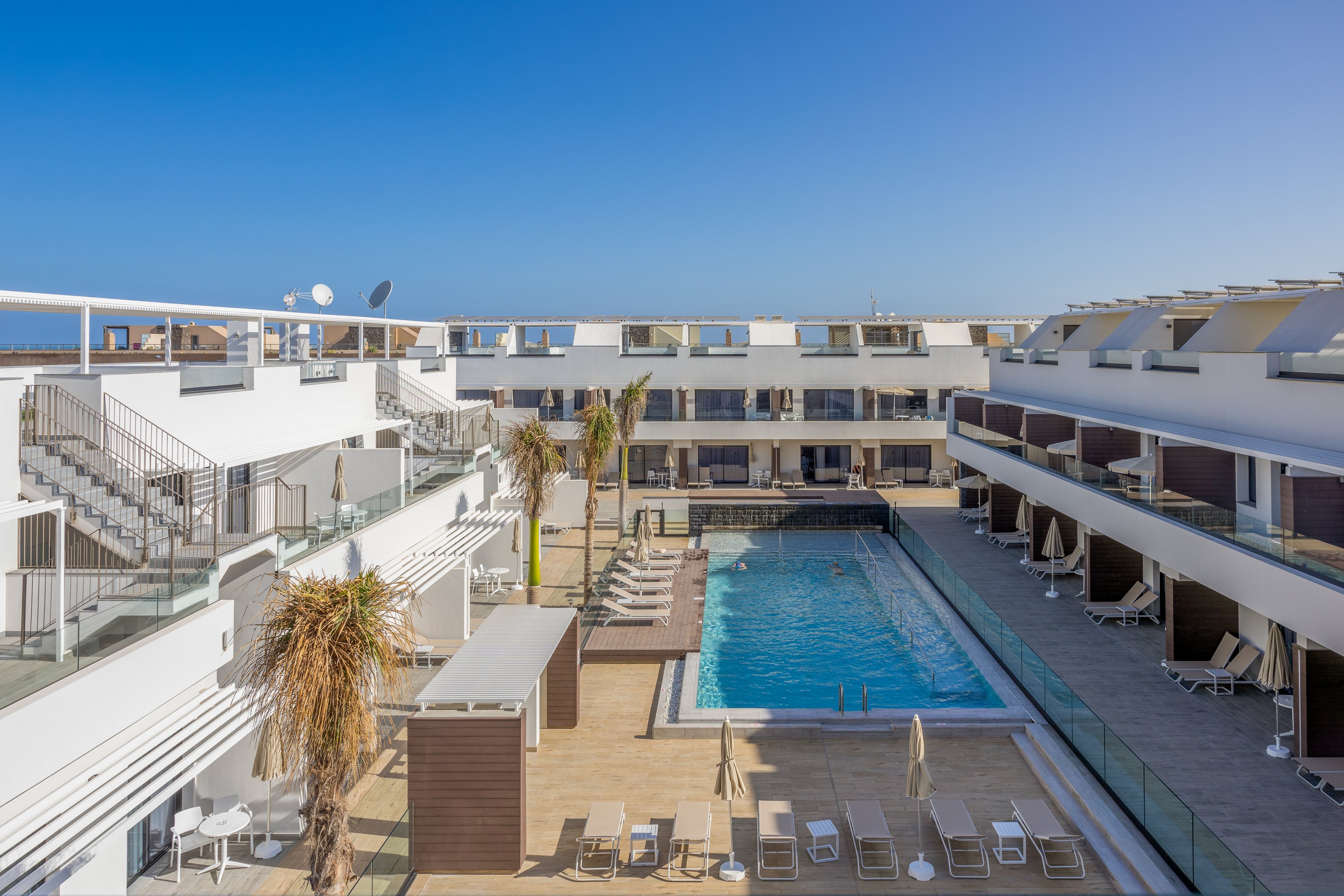 Esmeralda Cotillo Homes by LIVVO