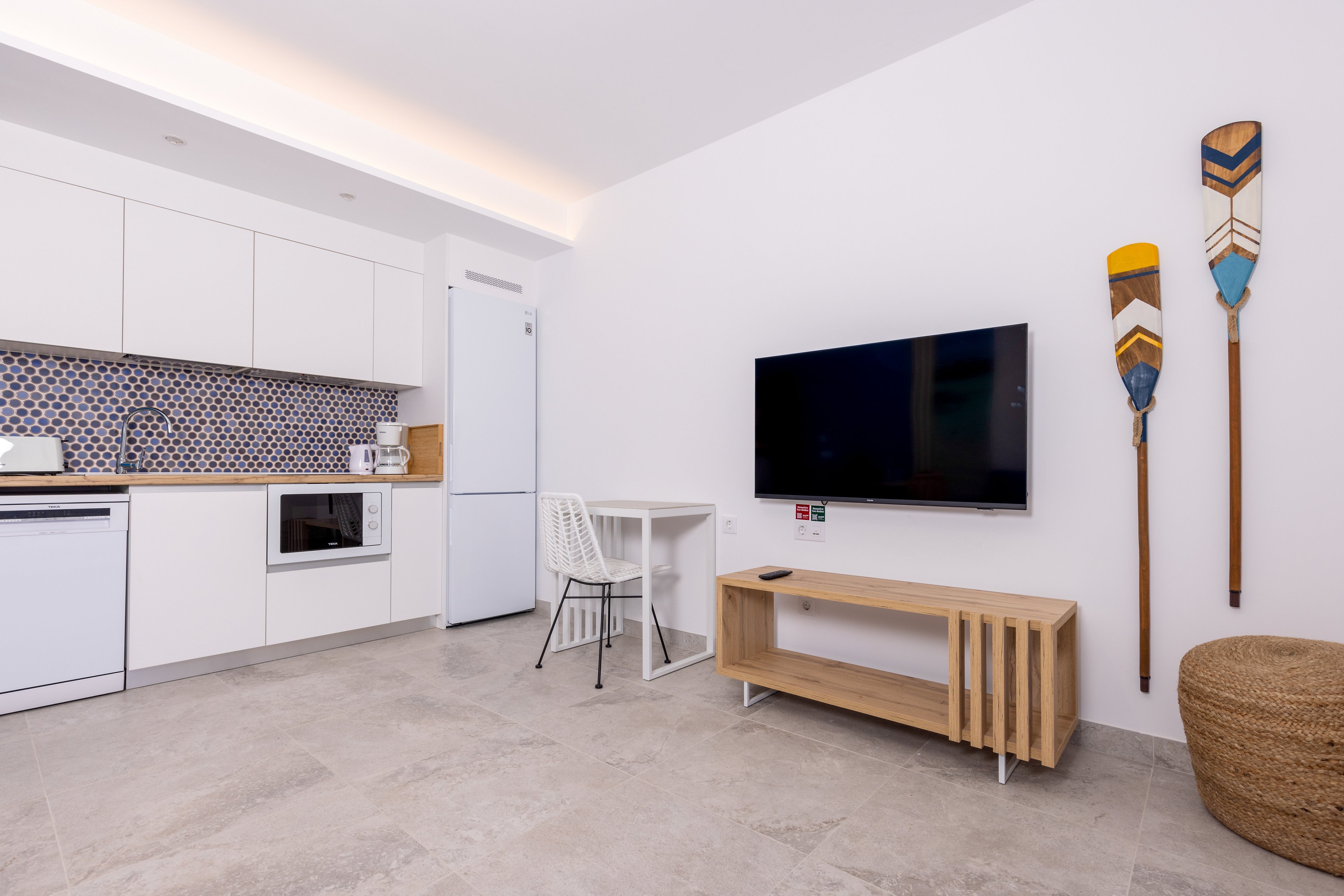 Esmeralda Cotillo Homes by LIVVO