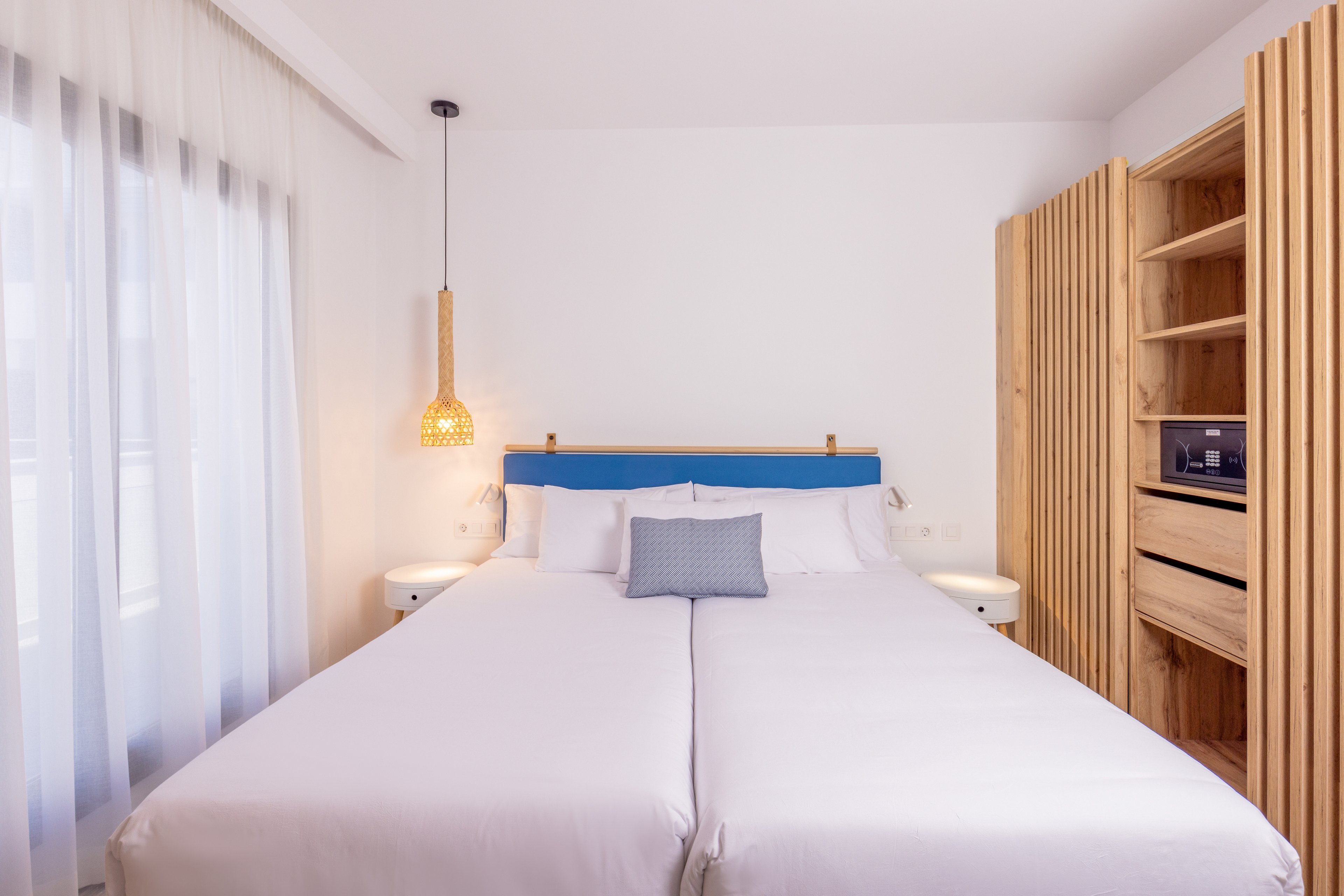 Esmeralda Cotillo Homes by LIVVO