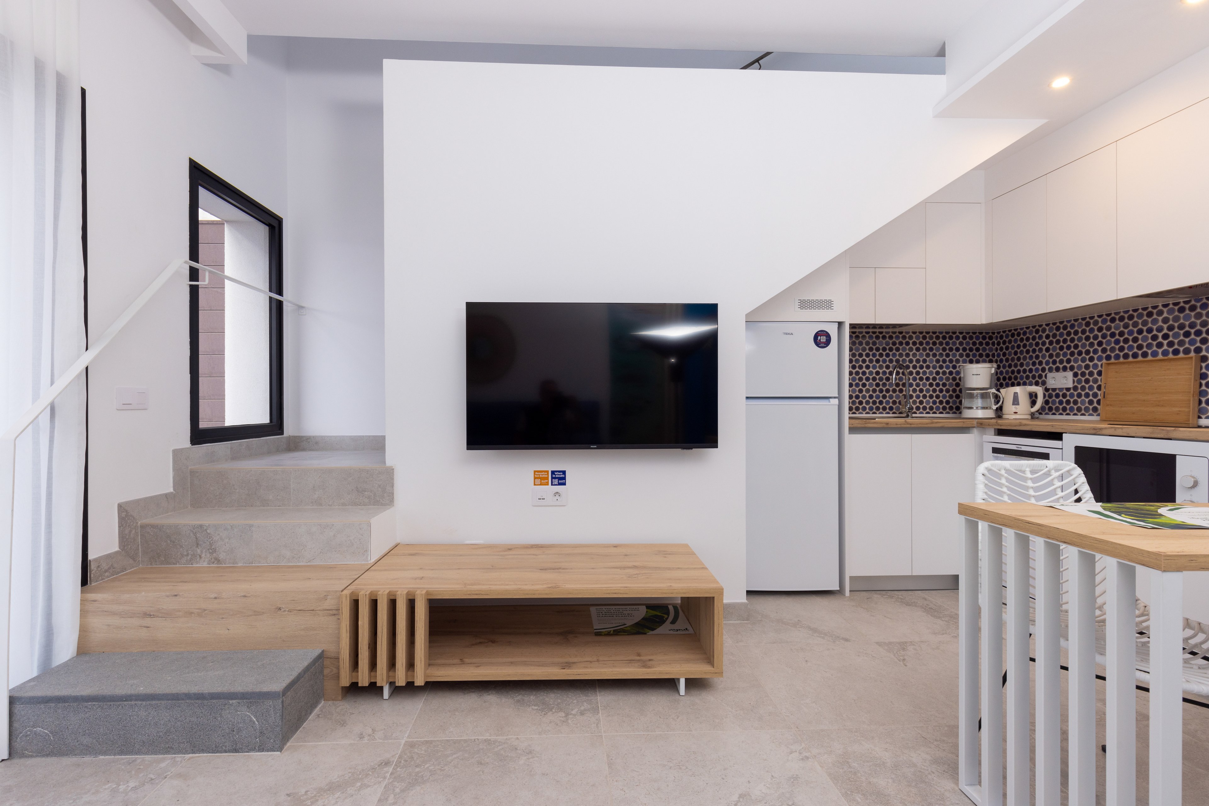 Esmeralda Cotillo Homes by LIVVO