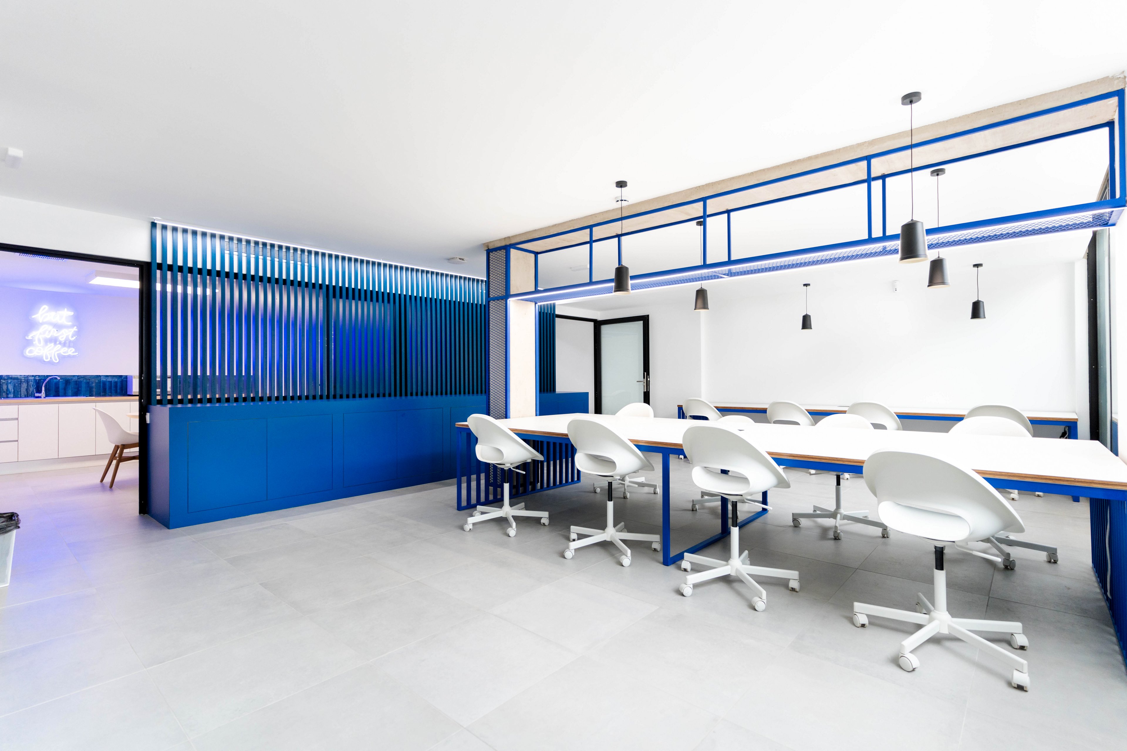 Esmeralda Cotillo Homes by LIVVO