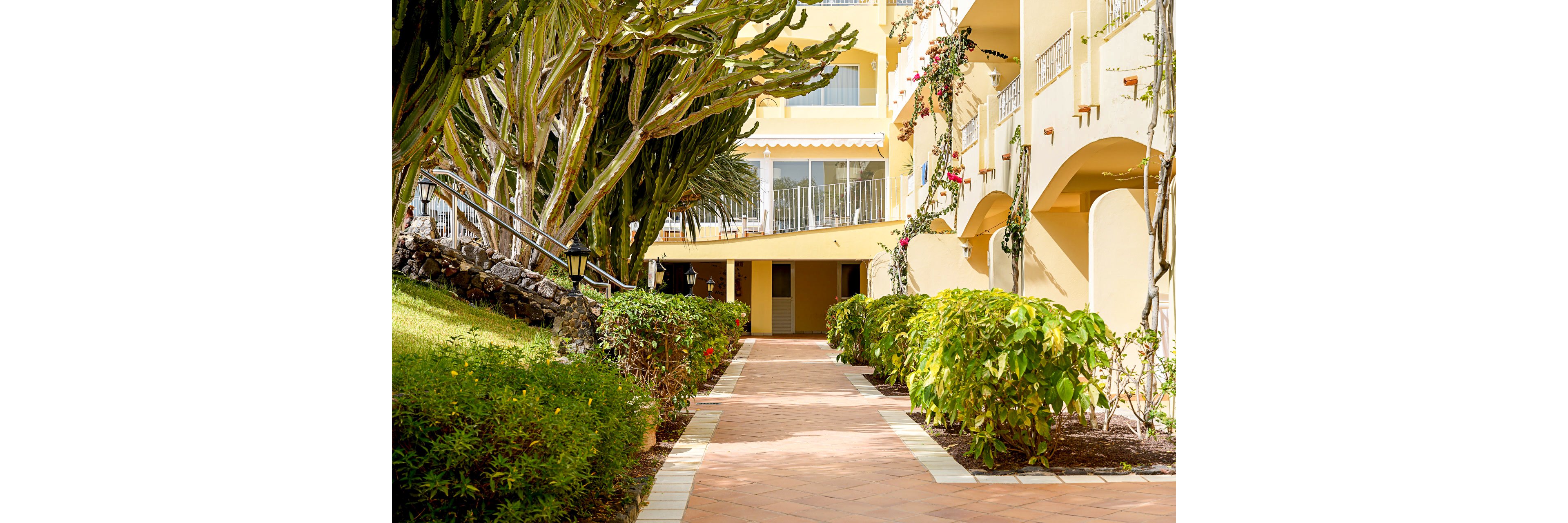 R2 Buganvilla Hotel & Spa