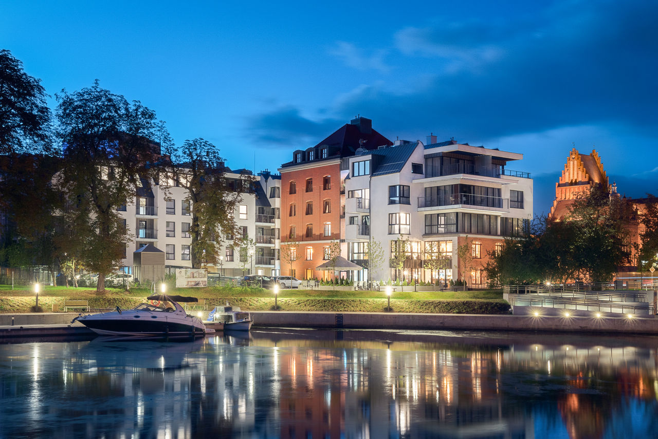 Almond Business & Spa