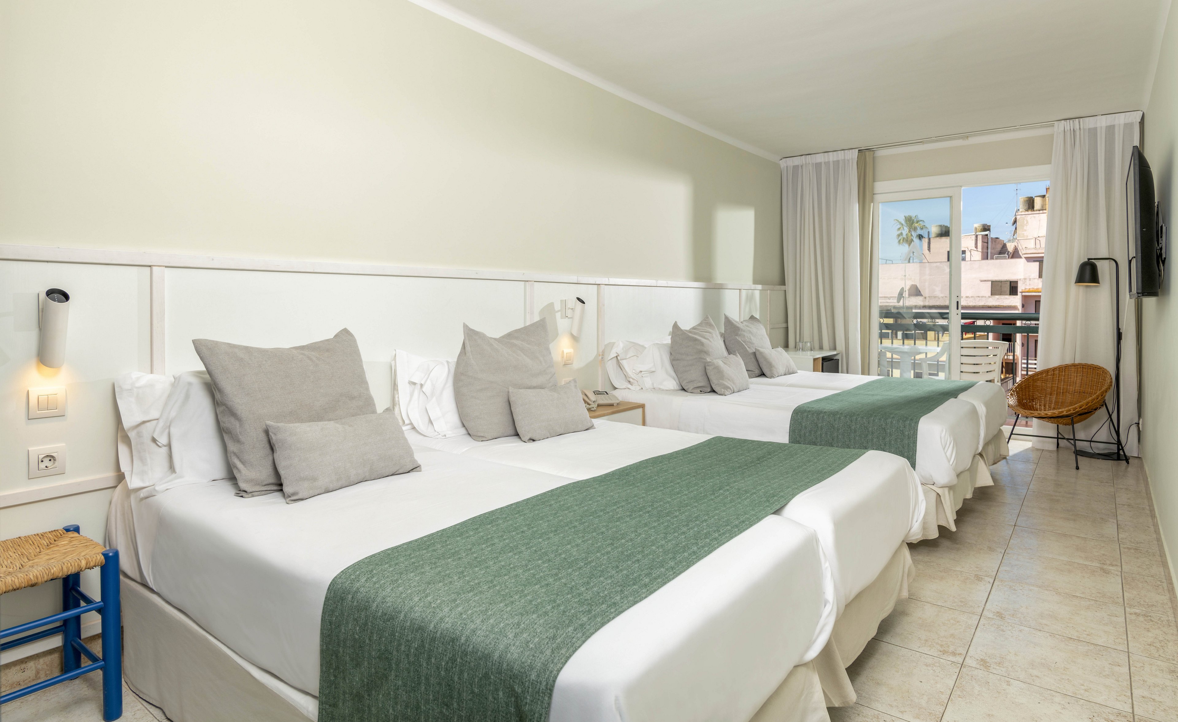 AQUA Hotel Bertran Park