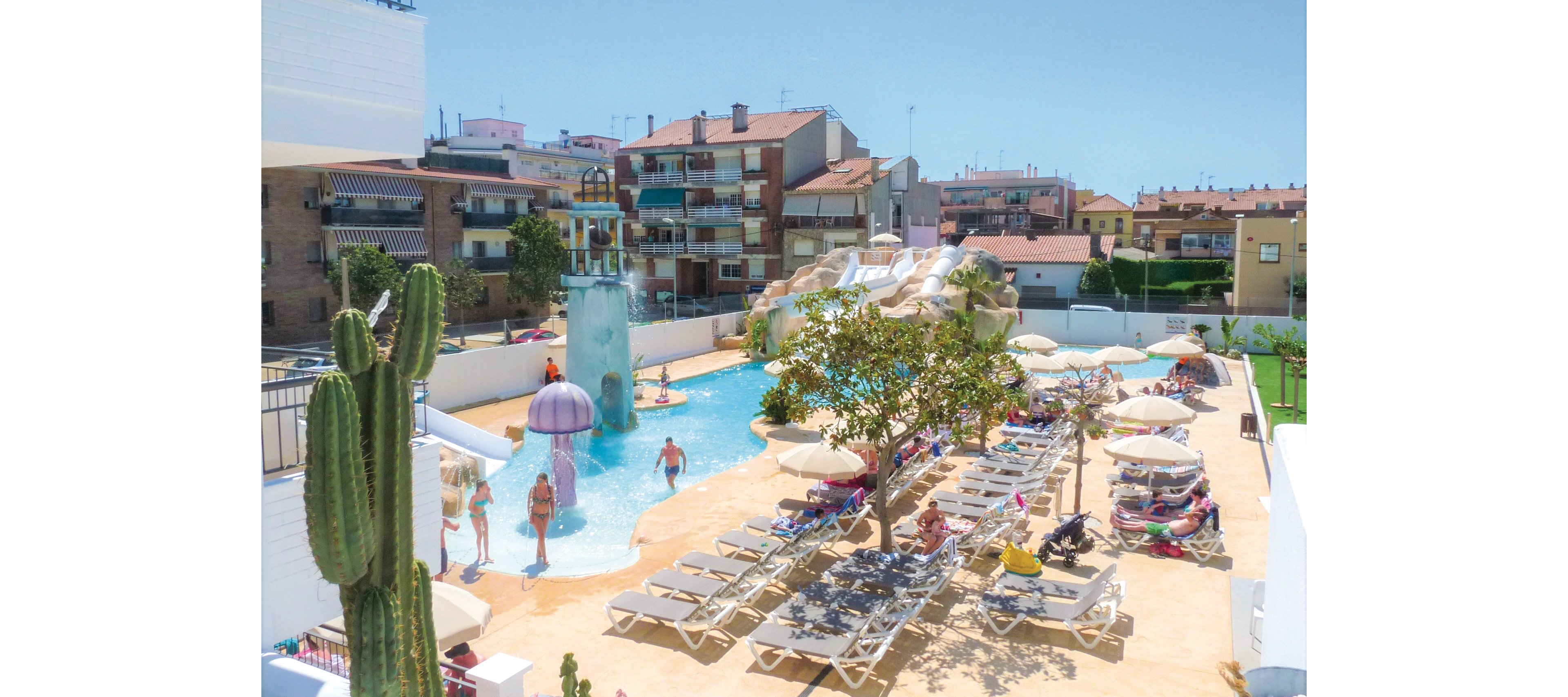 Fergus Club Pineda Splash