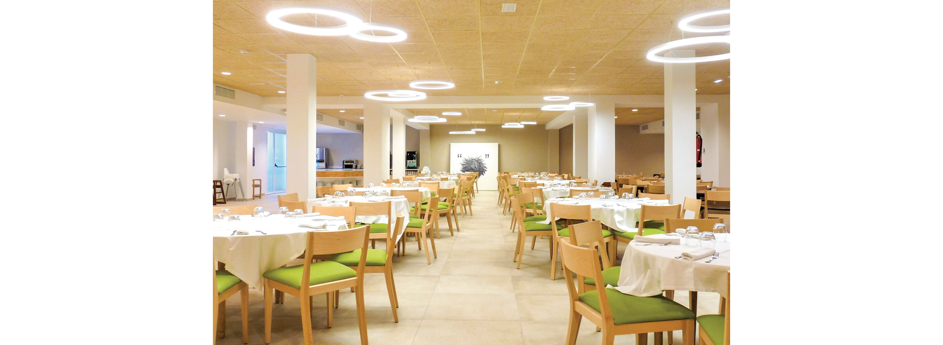 Fergus Club Pineda Splash