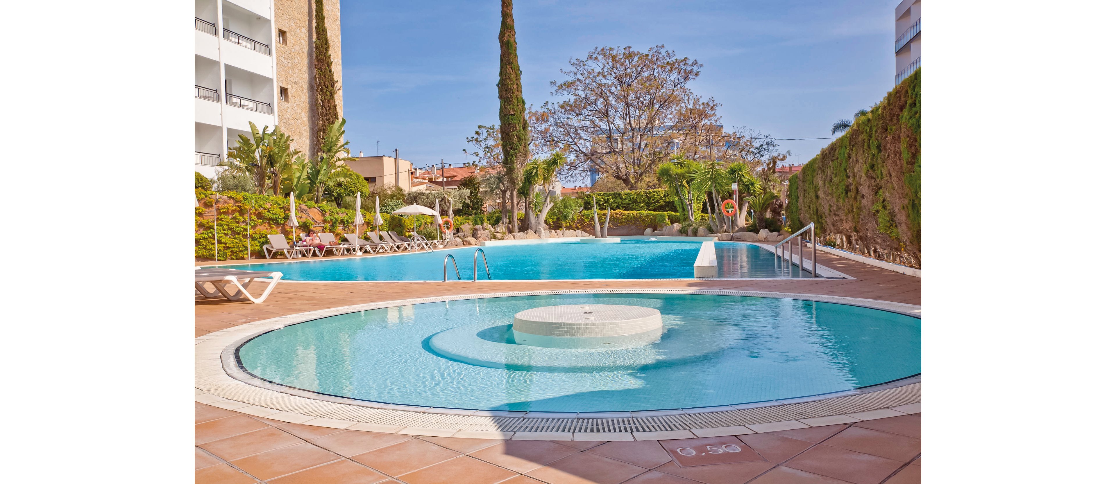 Fergus Club Pineda Splash