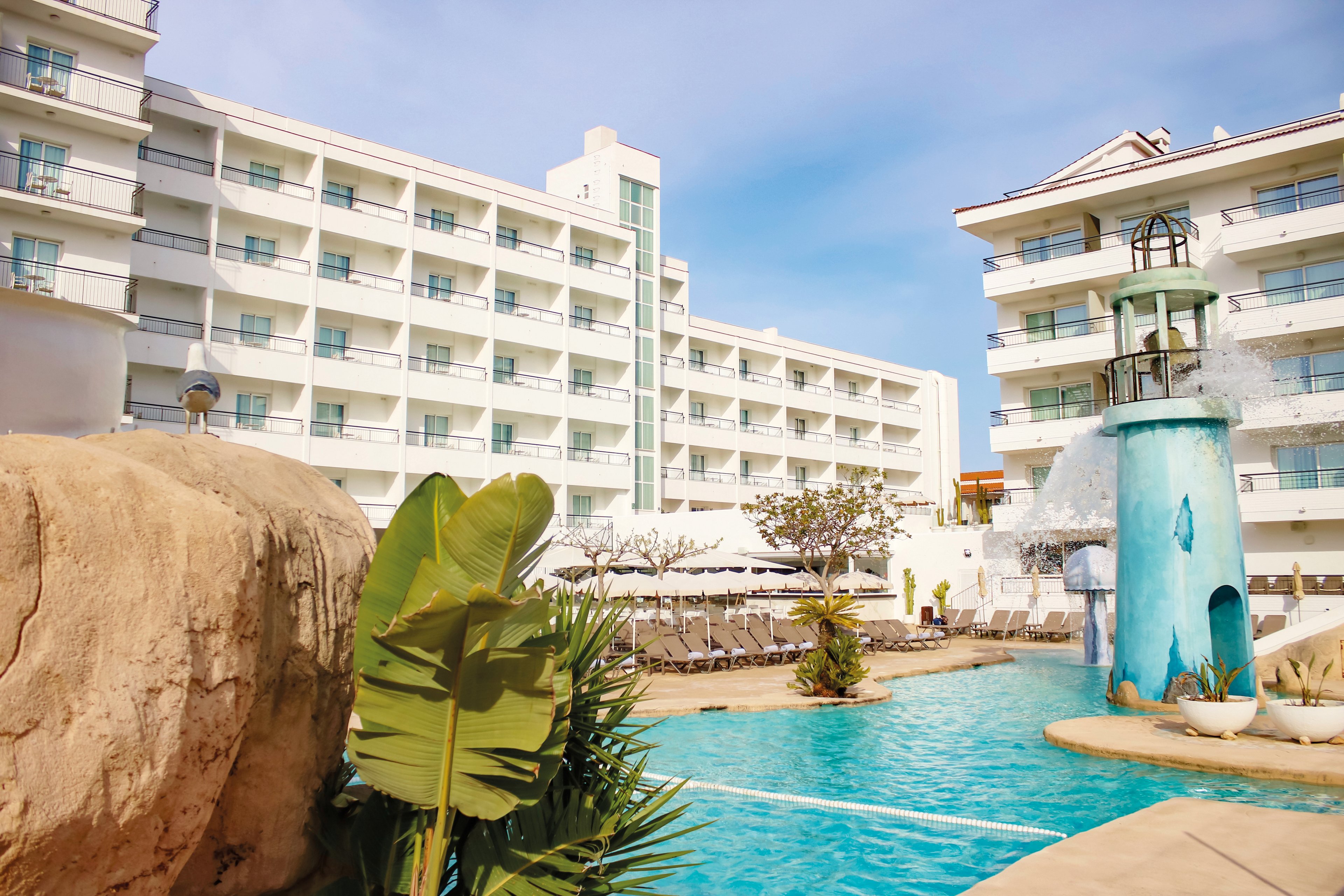 Fergus Club Pineda Splash