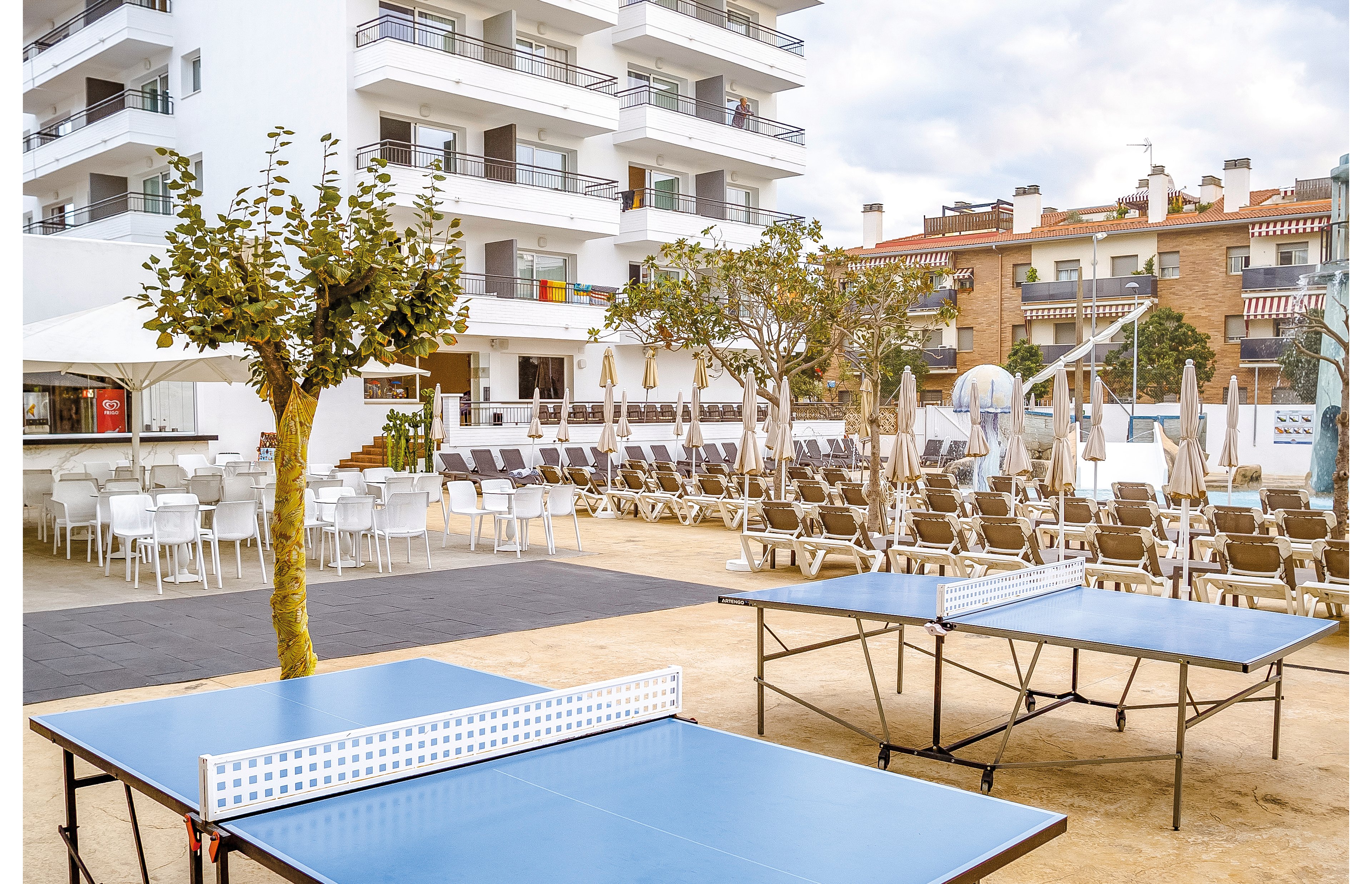 Fergus Club Pineda Splash