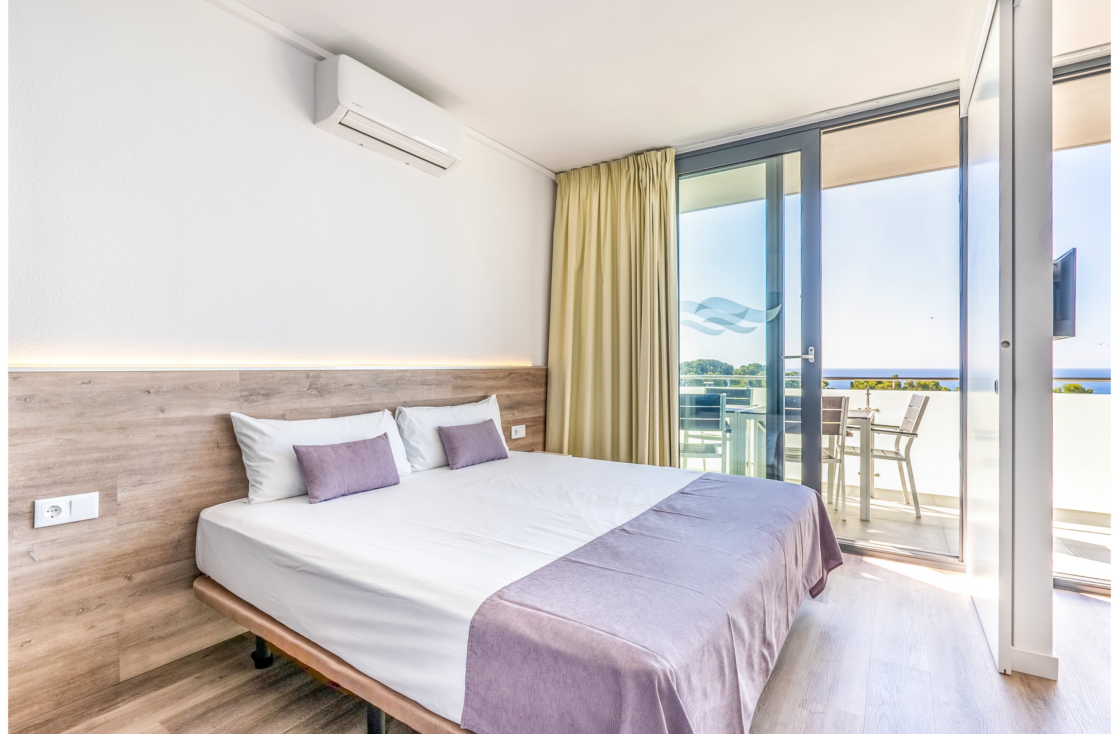 Comtat Sant Jordi & Aquadiver Waterpark