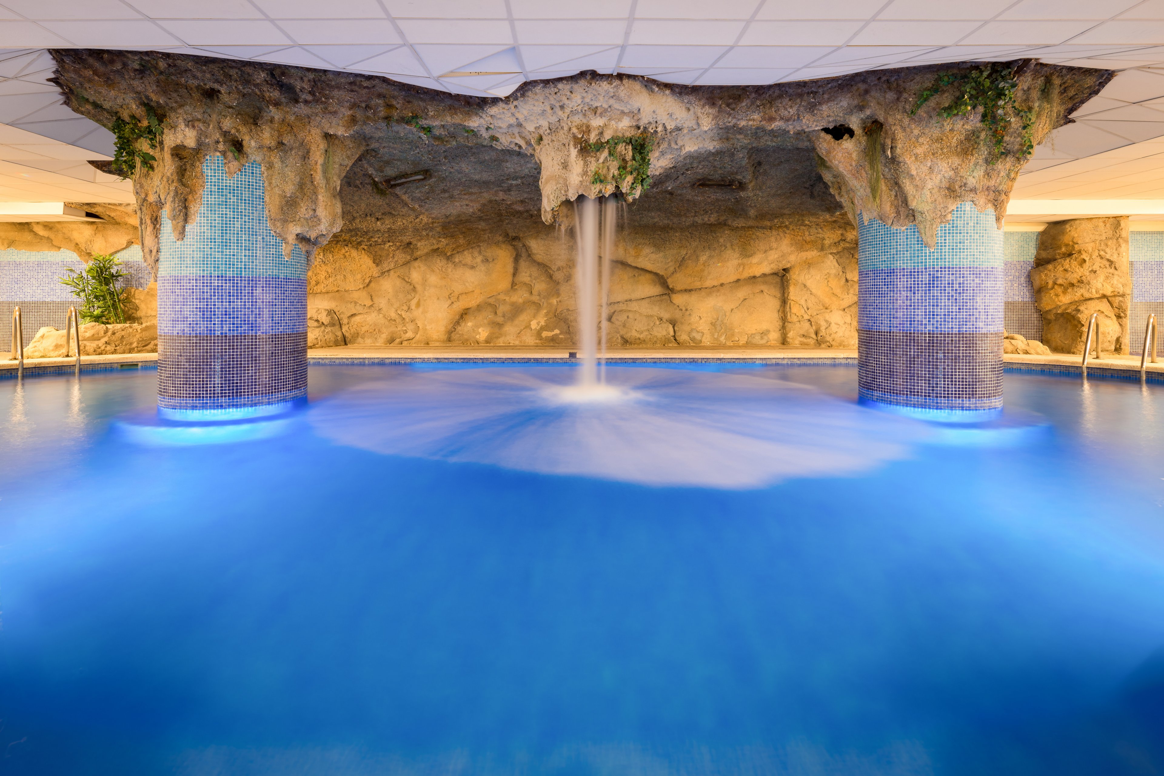 htop Royal Star & Water World