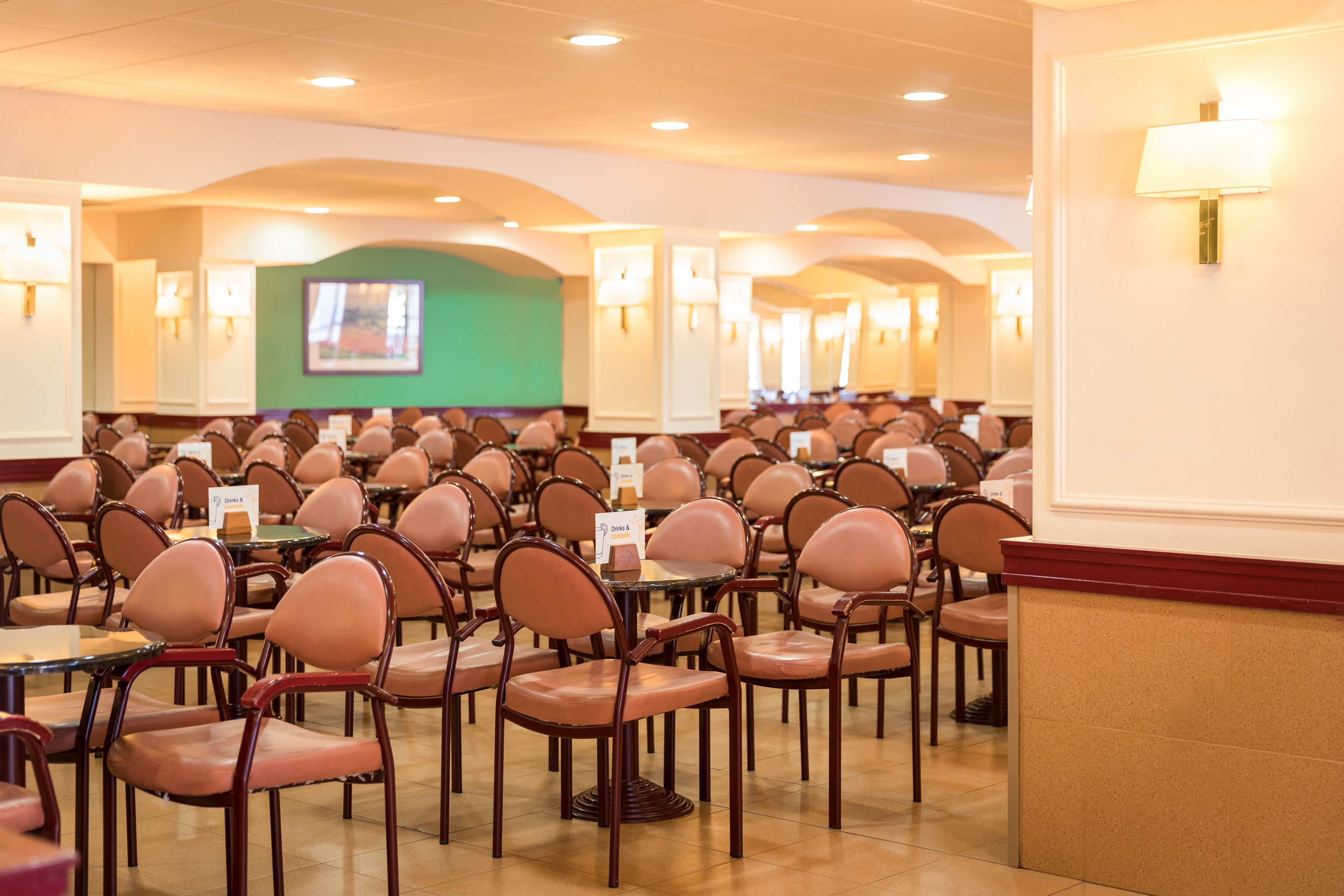 htop Royal Star & Water World