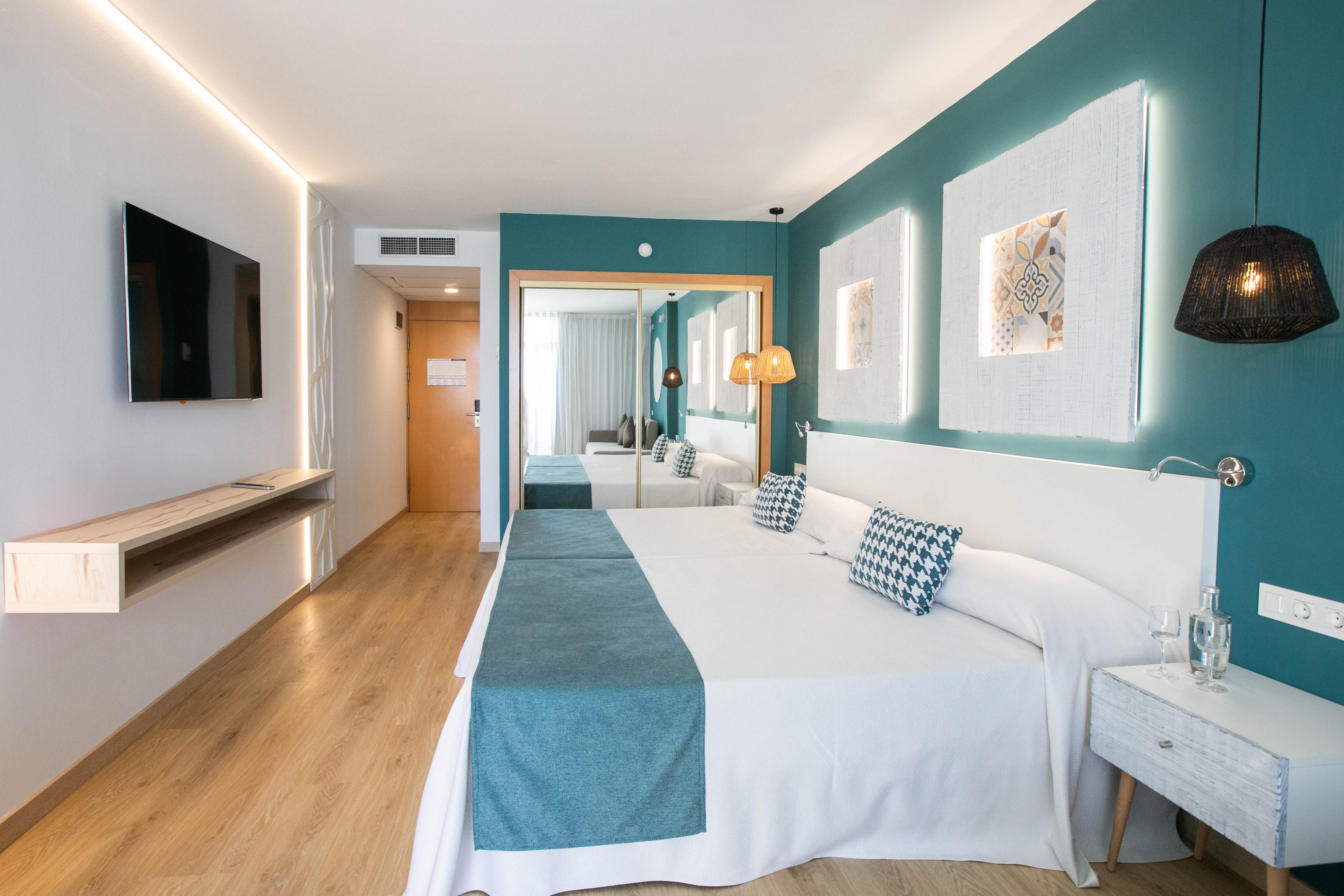 Evenia Olympic Suites & Water World