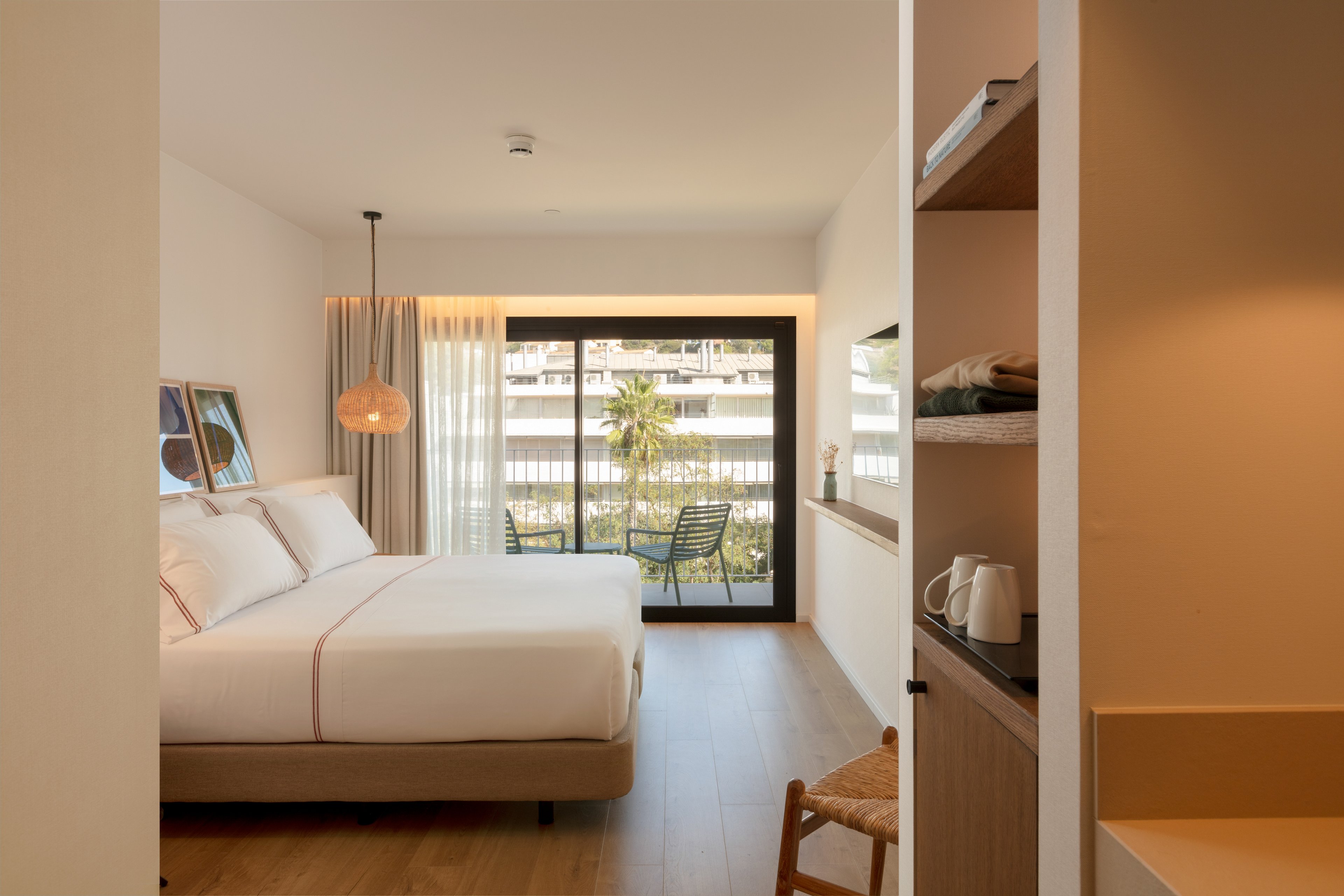 Elisabeth by the Sea