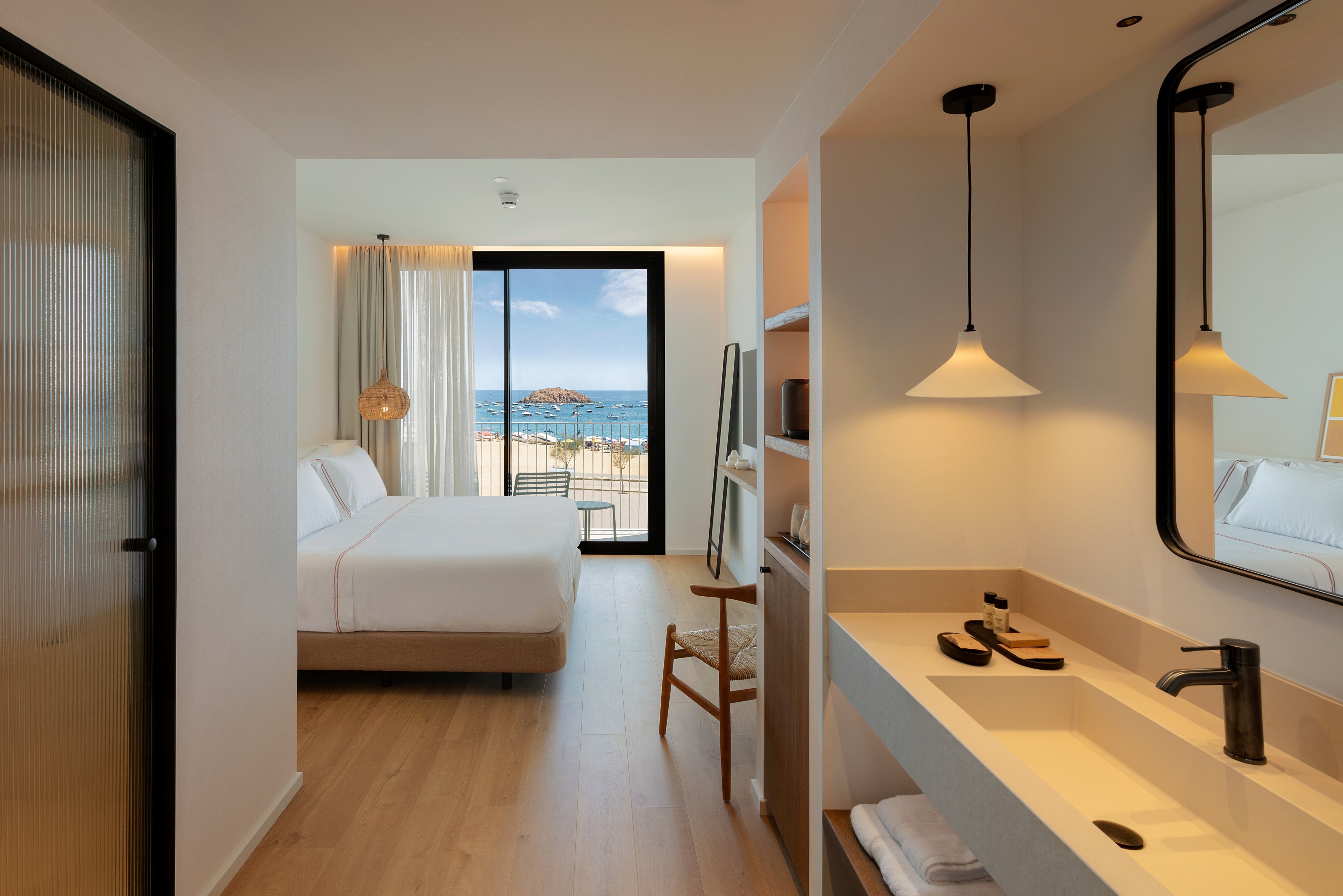 Elisabeth by the Sea