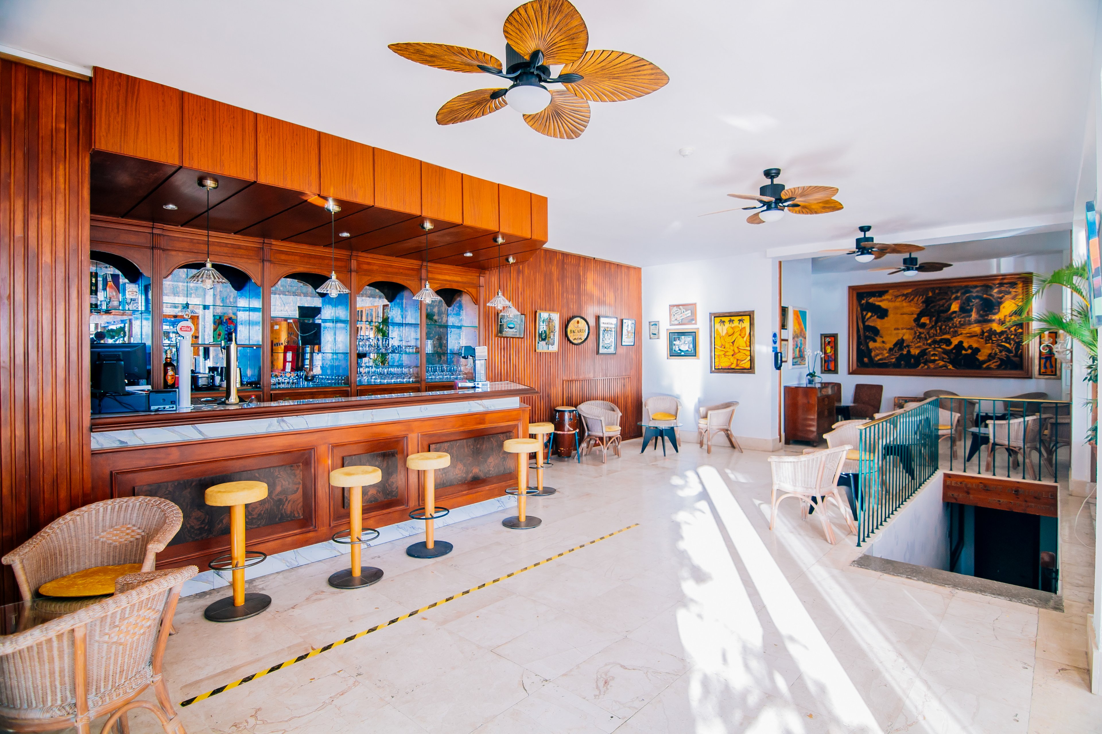 Hotel Roger de Flor by Seleqtta