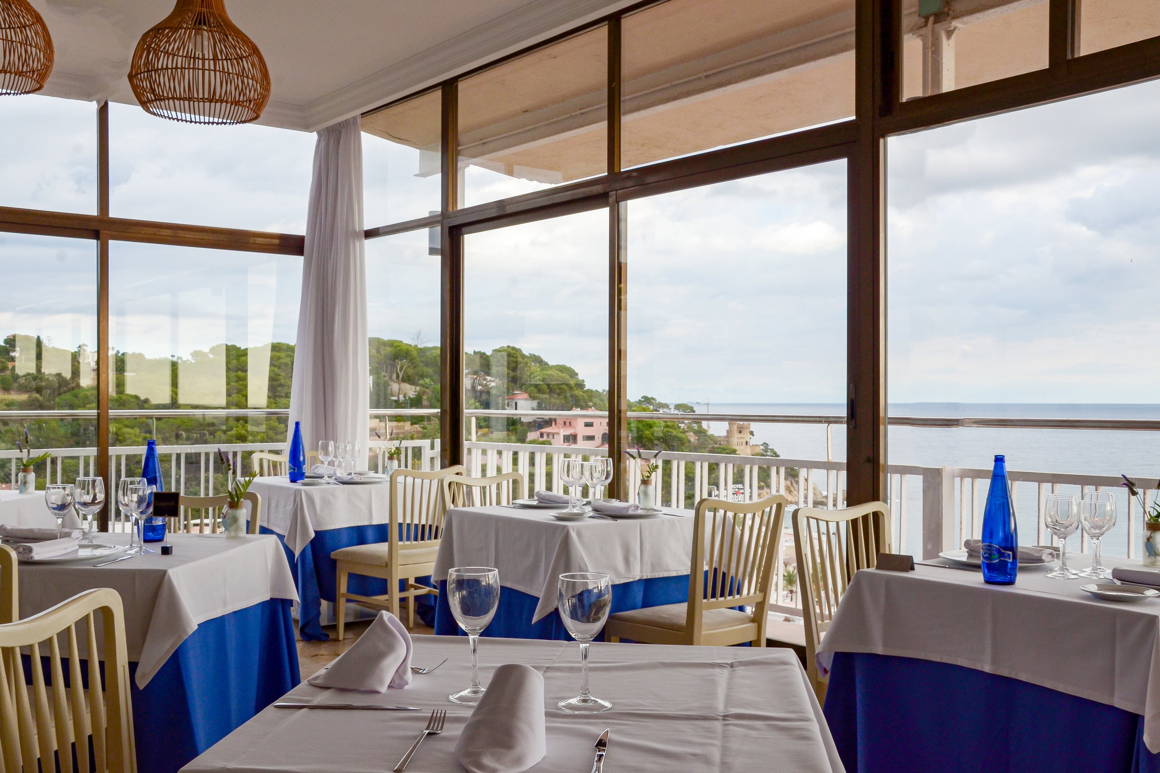 Hotel Roger de Flor by Seleqtta