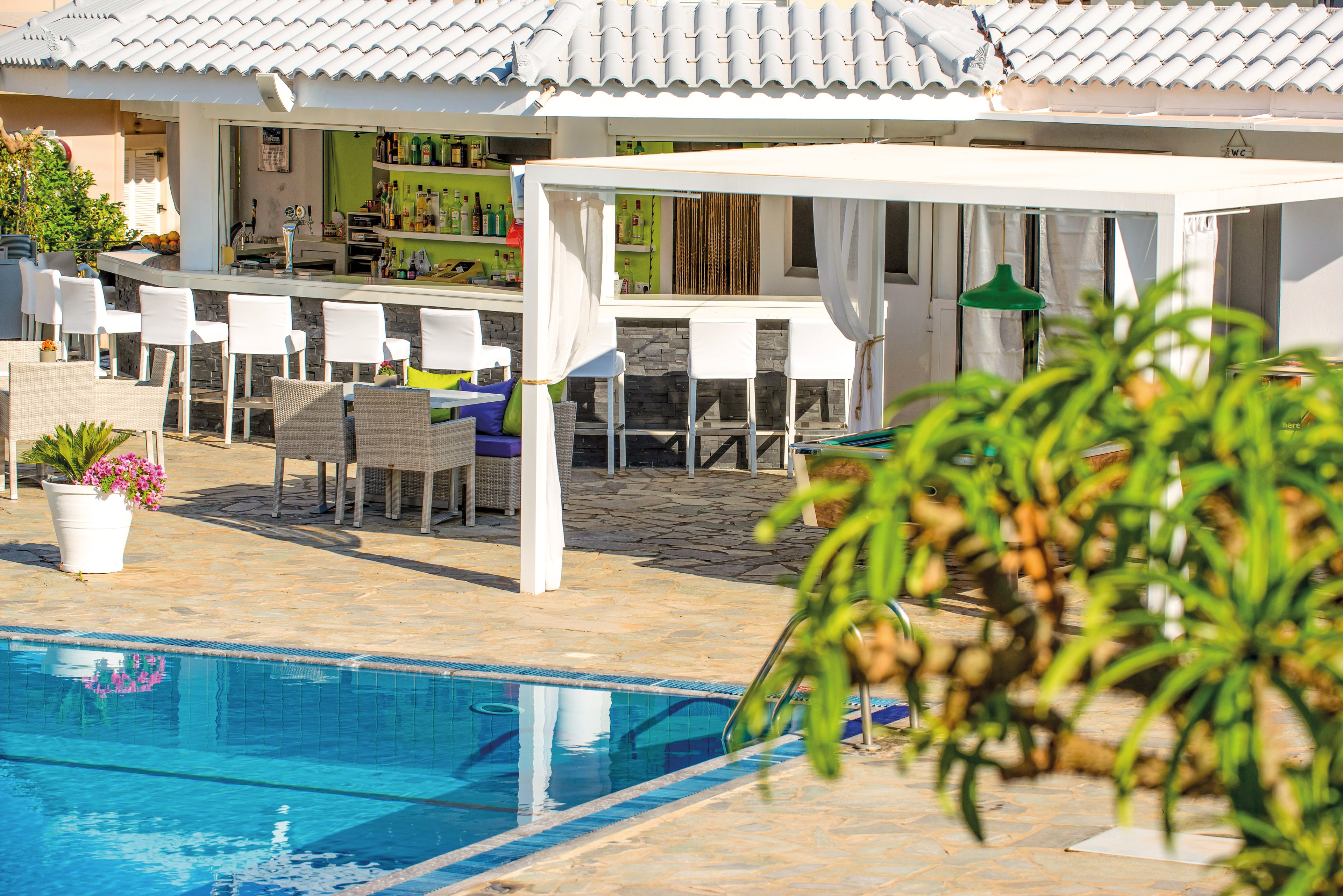 Kristalli Hotel Apartments