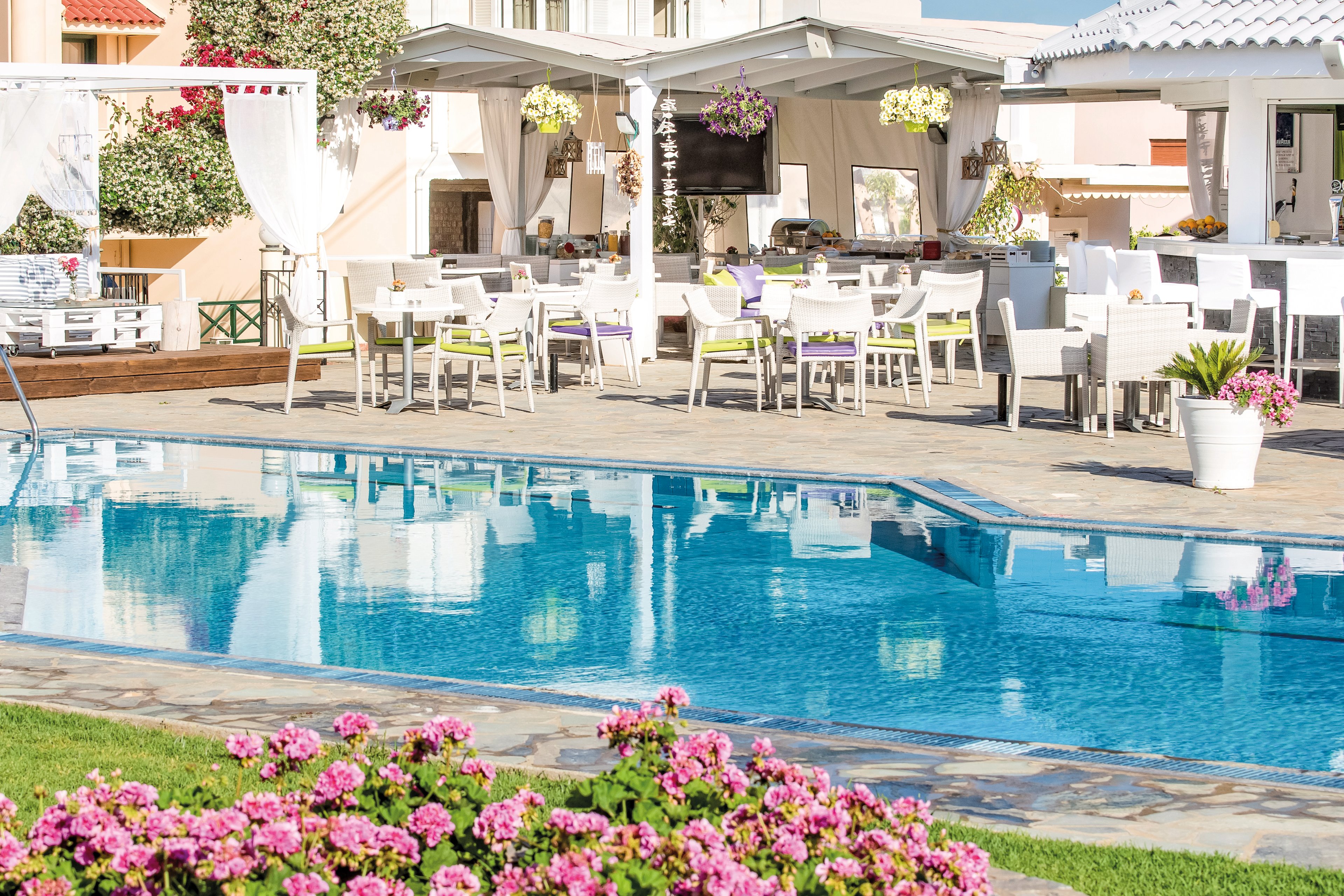 Kristalli Hotel Apartments