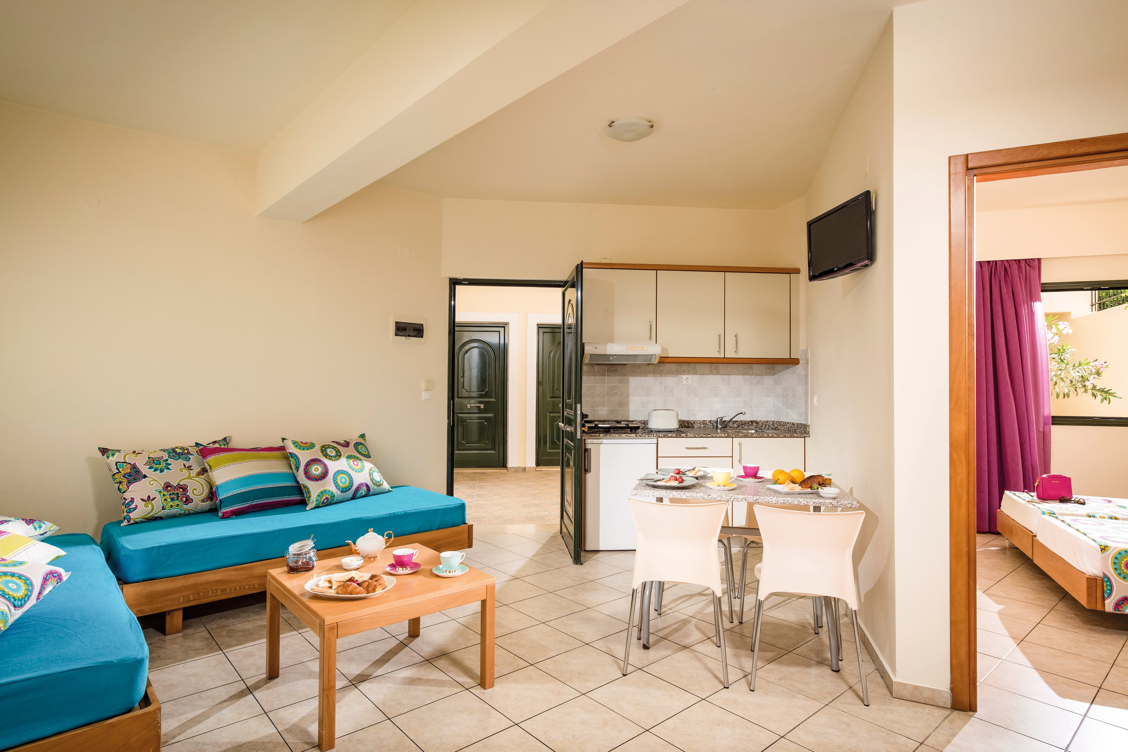 Kristalli Hotel Apartments