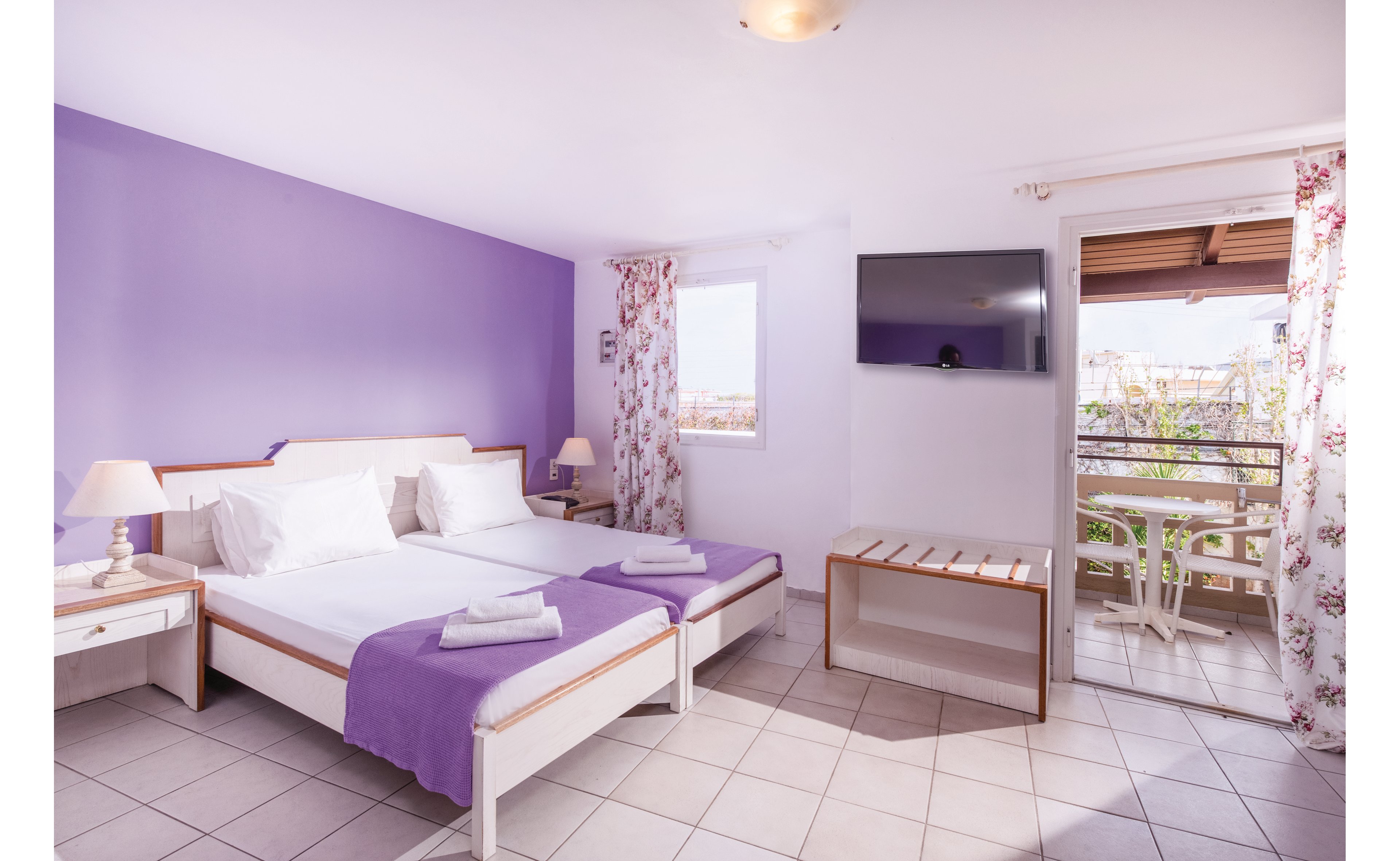 Primavera Beach Hotel & Apartments