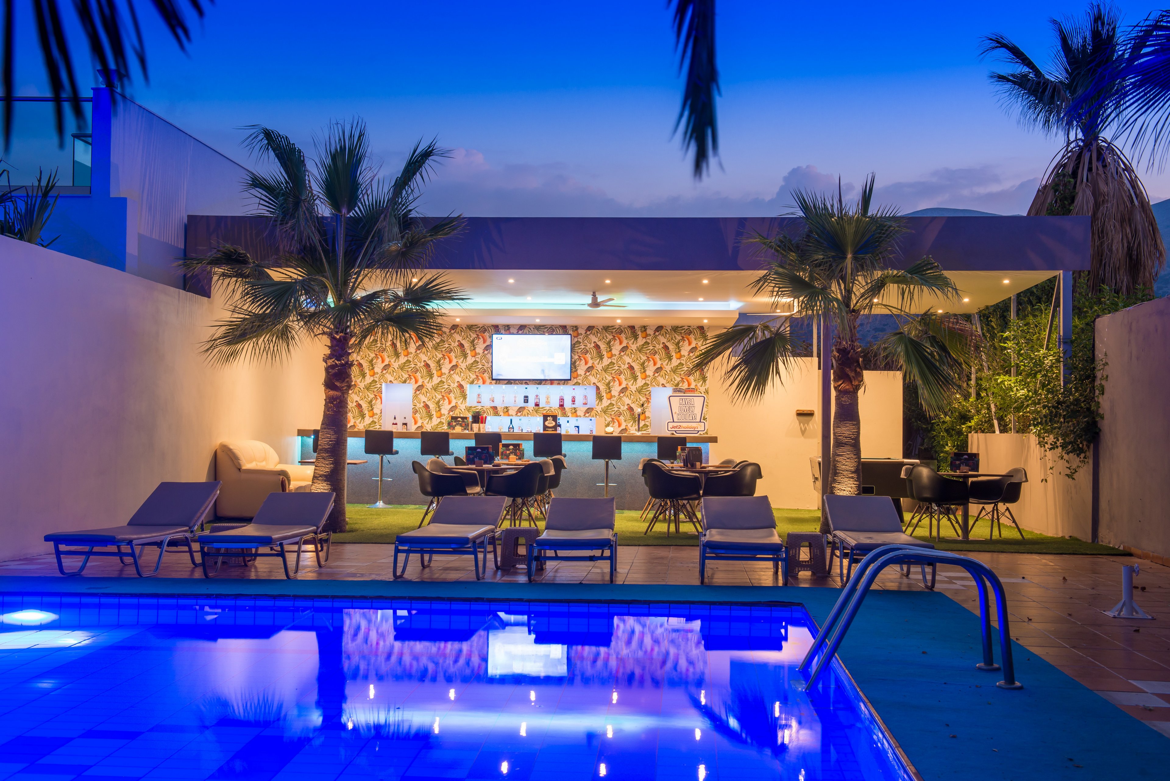 Primavera Beach Hotel & Apartments